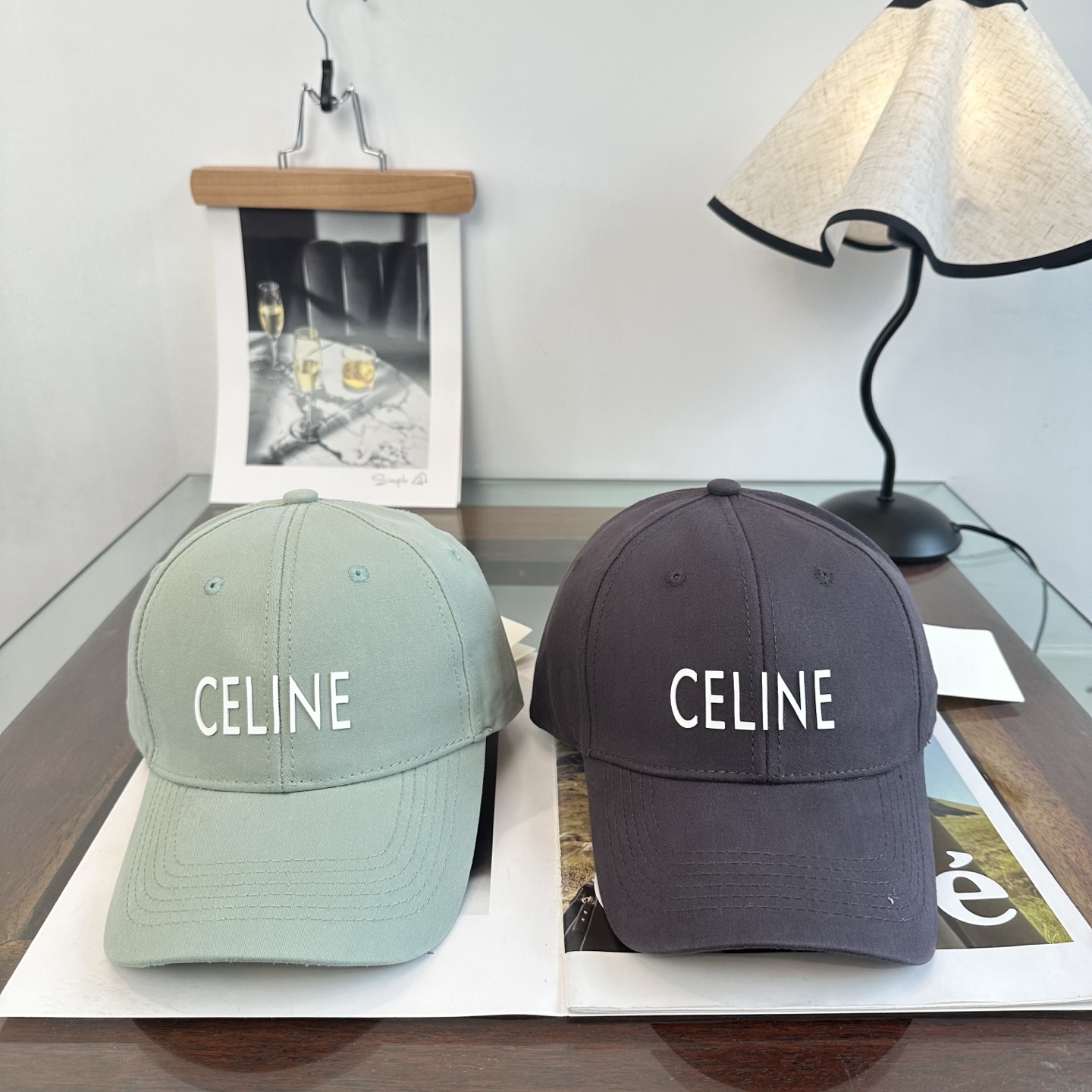 爆款CELINE（赛琳）简约明星同款最新棒球帽，时尚潮流，高端做工！每一个帽子都是用心之作！非一般的品质，男女均可。  
