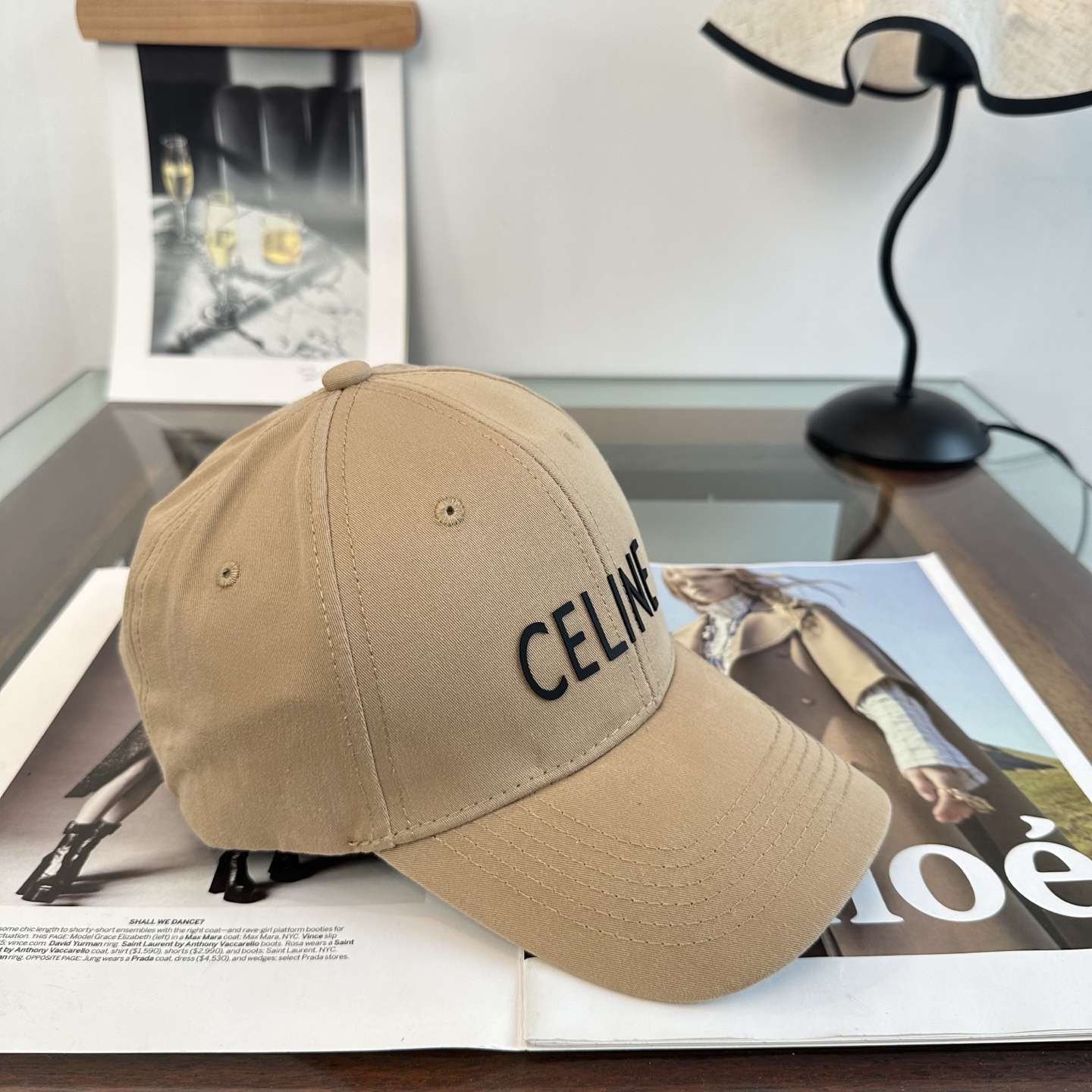 爆款CELINE（赛琳）简约明星同款最新棒球帽，时尚潮流，高端做工！每一个帽子都是用心之作！非一般的品质，男女均可。  