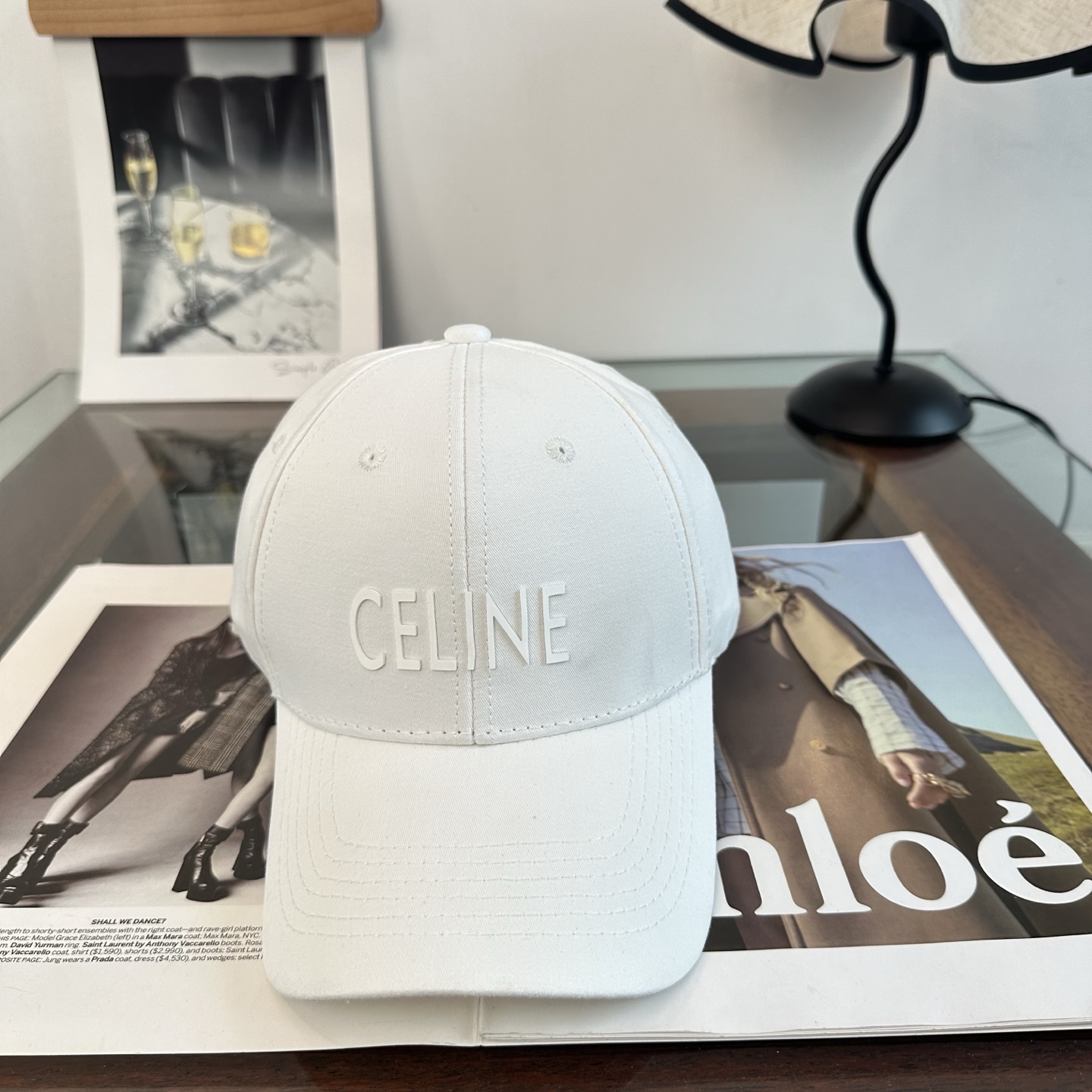 爆款CELINE（赛琳）简约明星同款最新棒球帽，时尚潮流，高端做工！每一个帽子都是用心之作！非一般的品质，男女均可。  