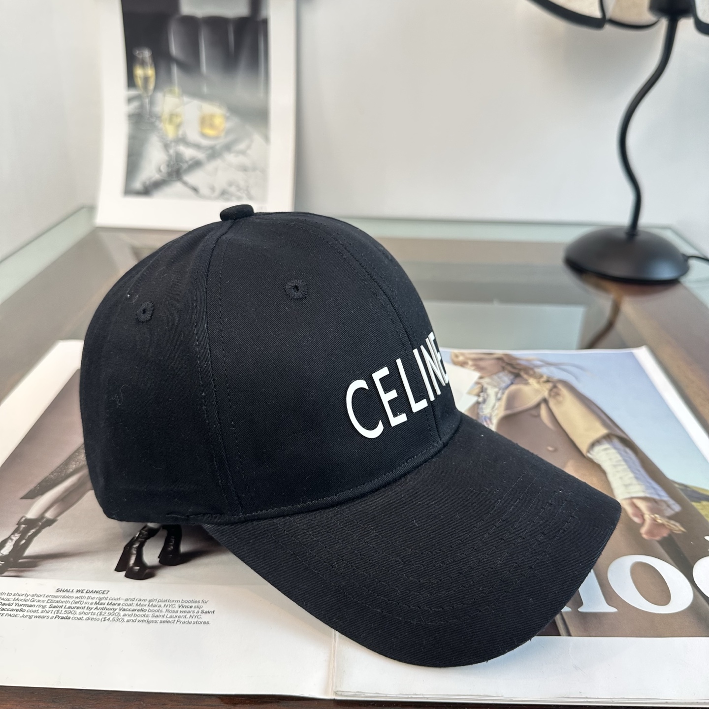 爆款CELINE（赛琳）简约明星同款最新棒球帽，时尚潮流，高端做工！每一个帽子都是用心之作！非一般的品质，男女均可。  