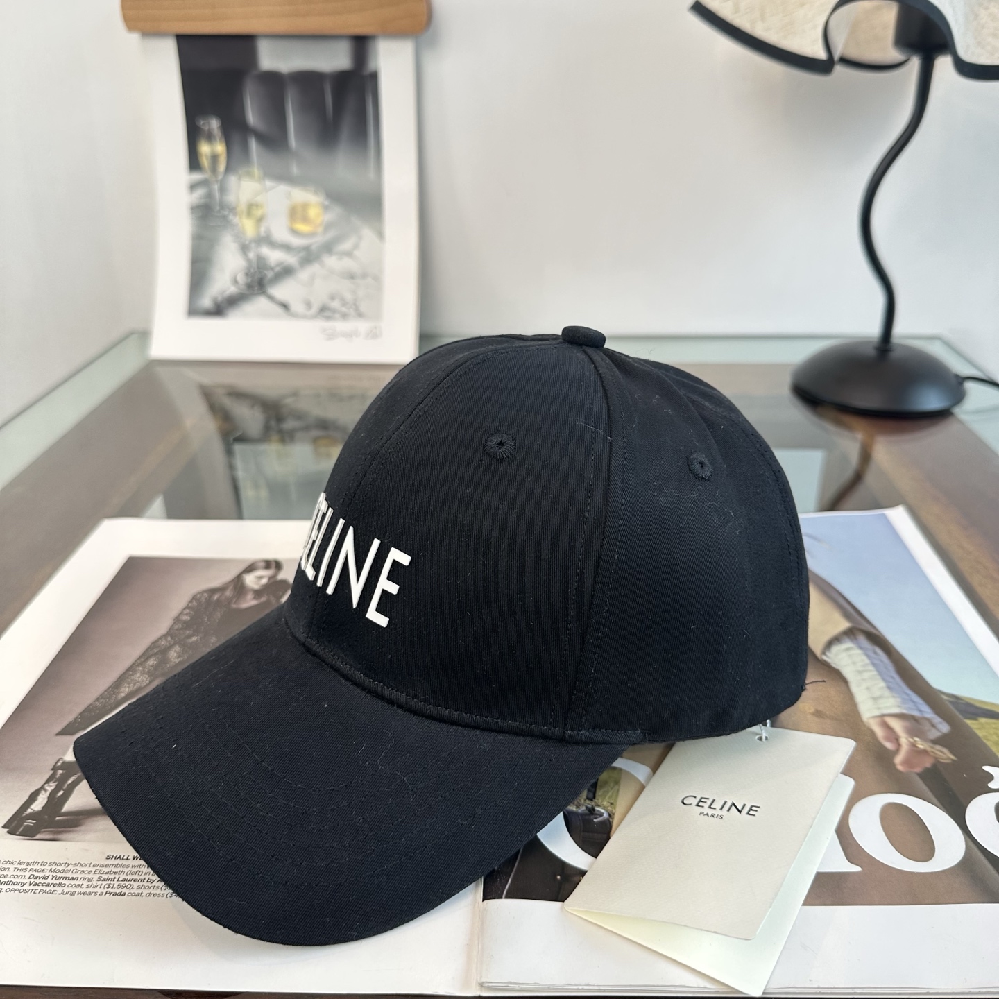 爆款CELINE（赛琳）简约明星同款最新棒球帽，时尚潮流，高端做工！每一个帽子都是用心之作！非一般的品质，男女均可。  