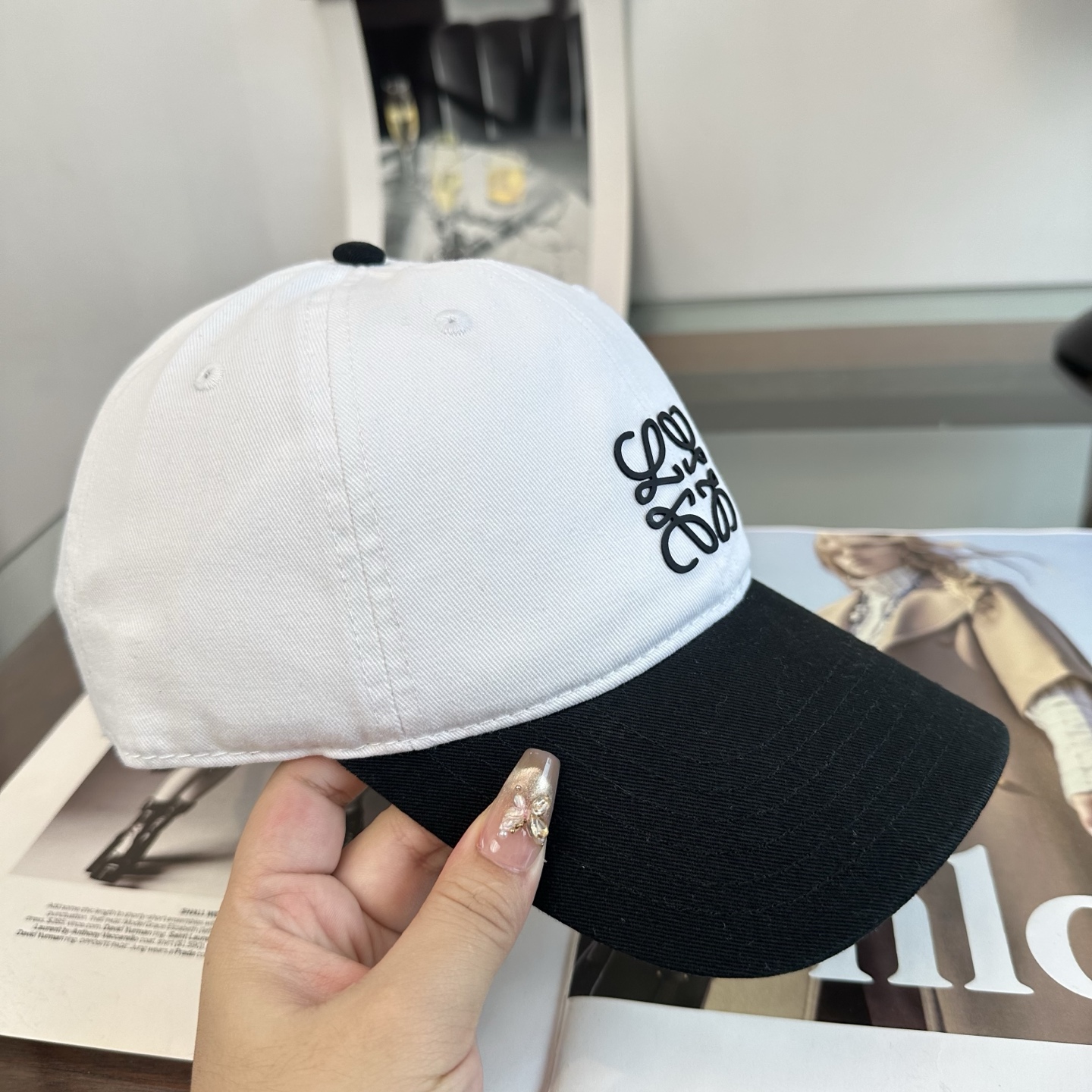 LOEWE【罗意威】新款棒球帽，专柜同步出货，大牌款超好搭配，赶紧入手