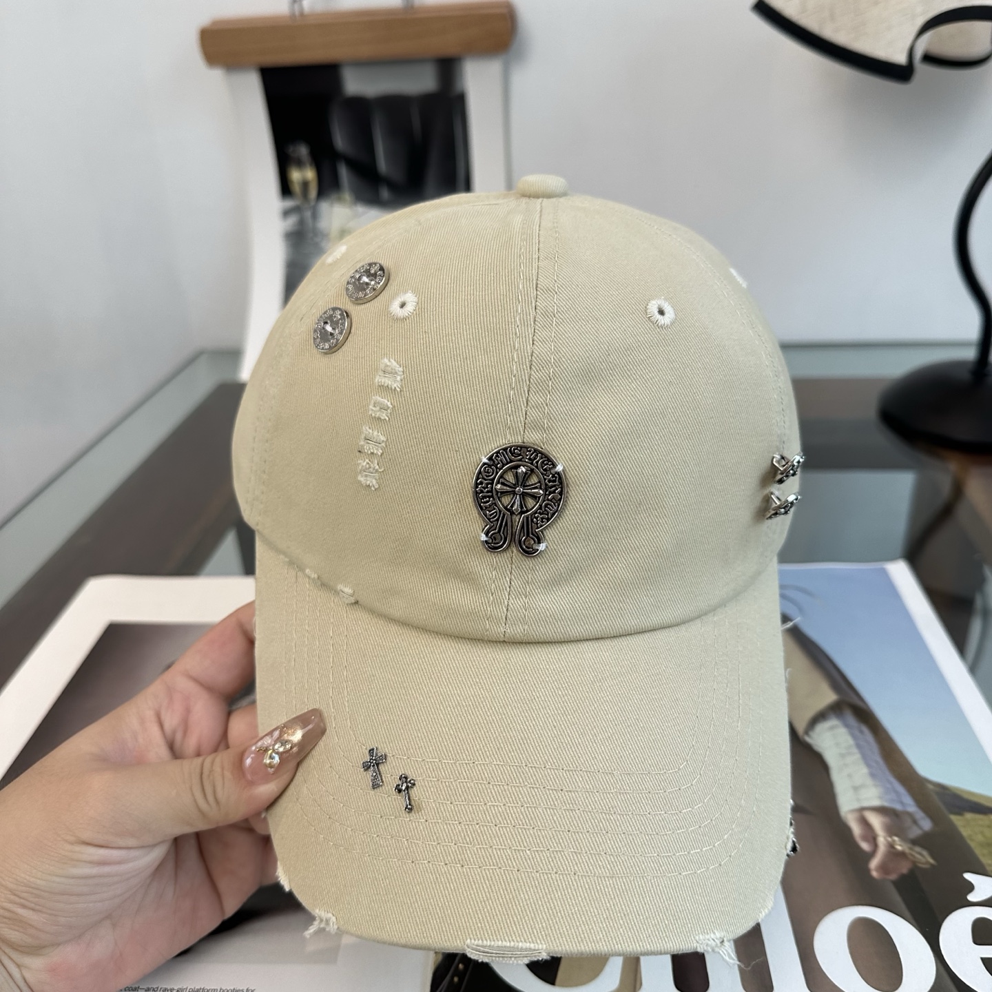 Chrome hearts 克罗心 新款十字架 高品质棒球帽，高端定制版！网红时尚博主同款！墙裂推荐！质量巨好！谁戴谁好