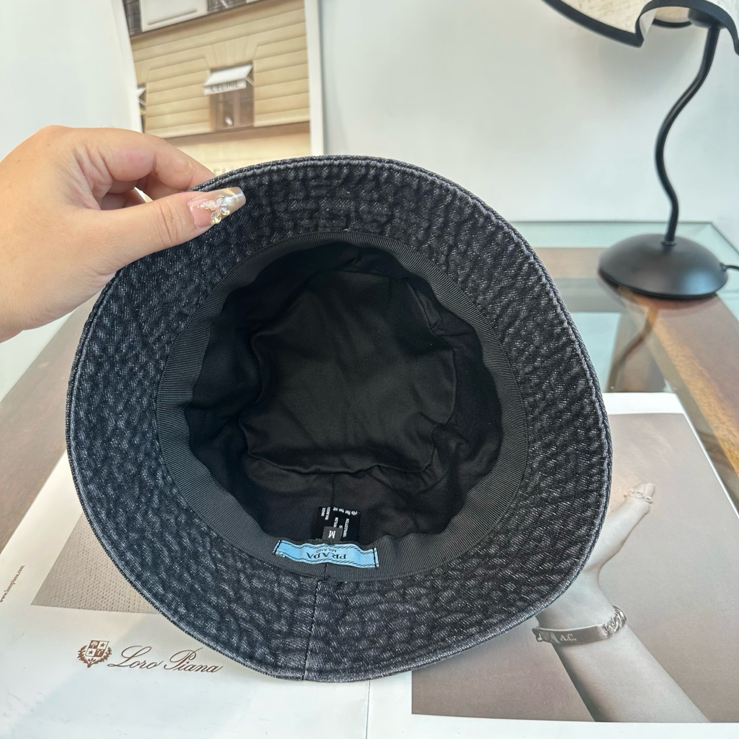 普拉达 Prada 经典渔夫帽，显脸小 大牌款超好搭配，赶紧入手！