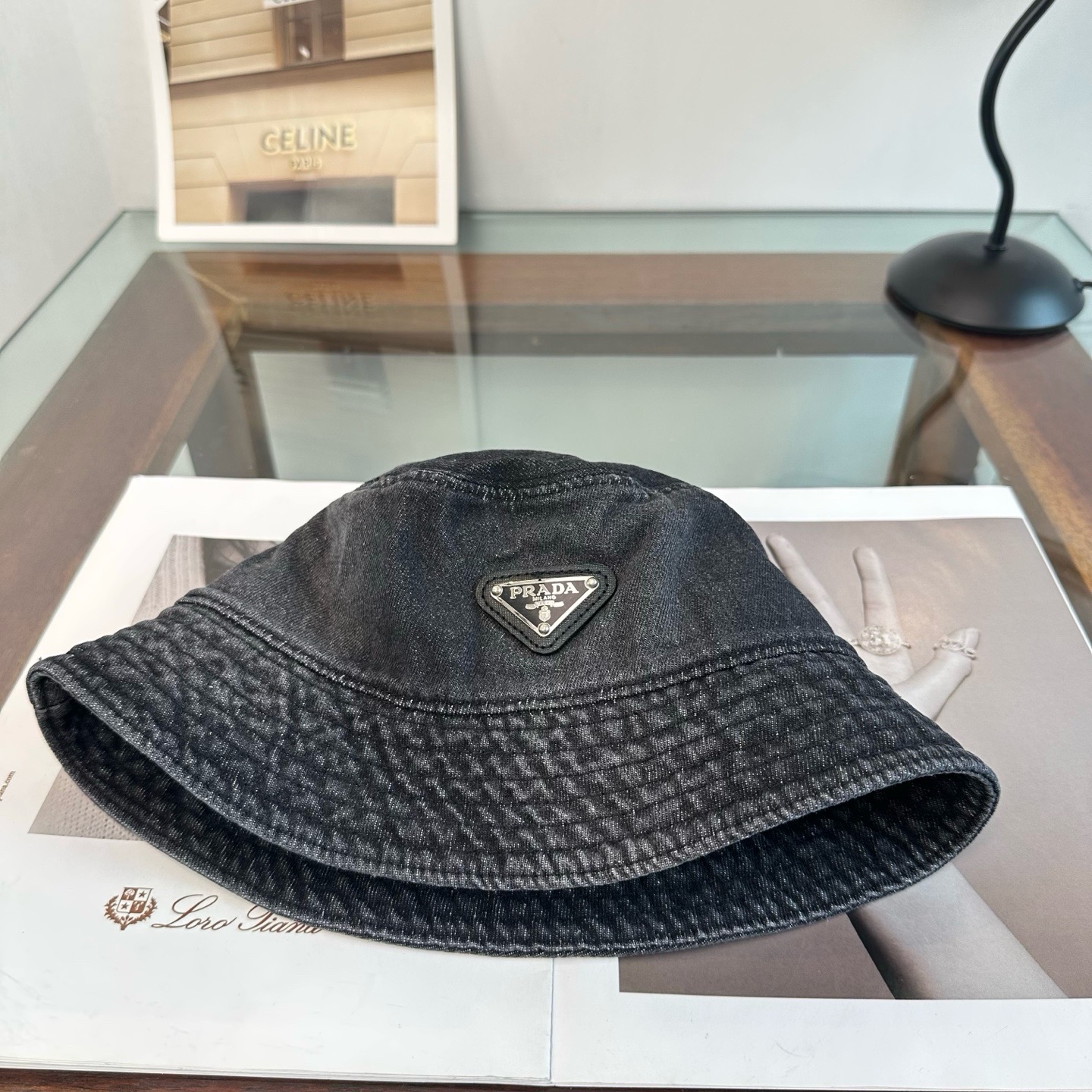 普拉达 Prada 经典渔夫帽，显脸小 大牌款超好搭配，赶紧入手！