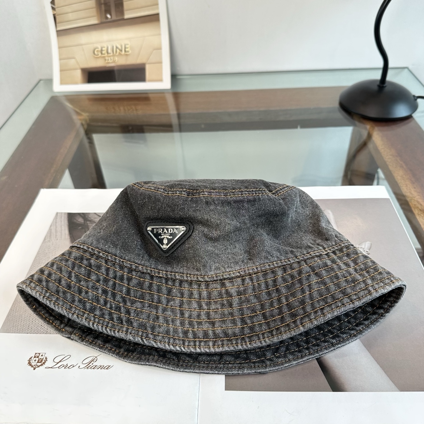 普拉达 Prada 经典渔夫帽，显脸小 大牌款超好搭配，赶紧入手！