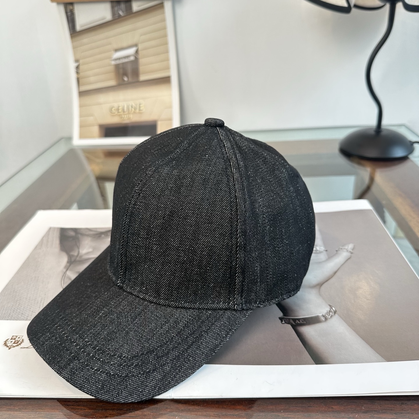 普拉达 Prada 经典棒球帽，显脸小 大牌款超好搭配，赶紧入手！