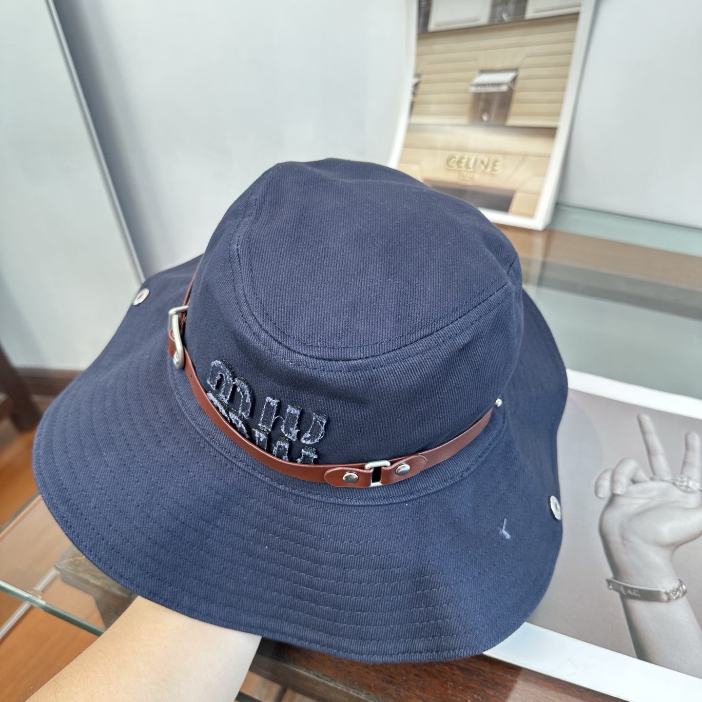 缪缪miumiu渔夫帽 让兼顾时尚和遮阳的简约桶帽 出游拍照📷拗造型必备敲显脸小