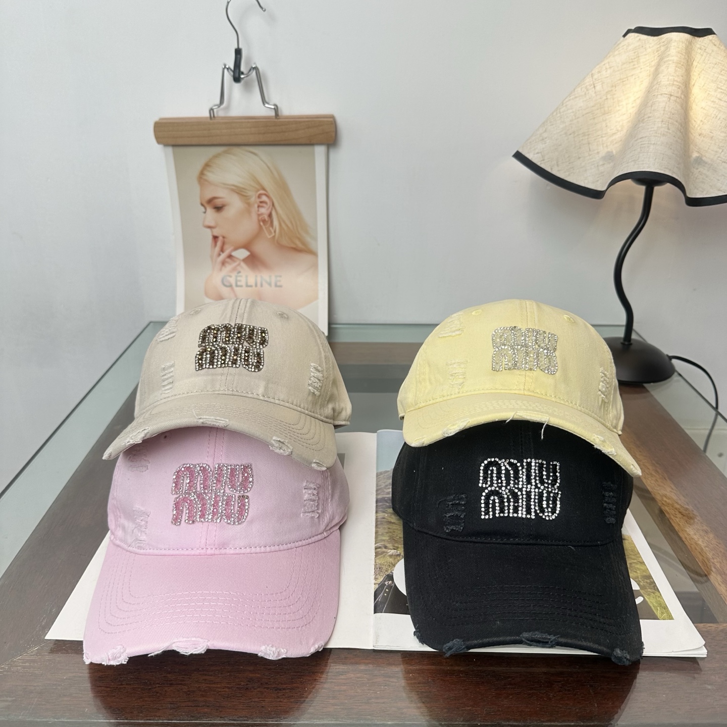 NO:949412,Miumiu original order new baseball cap, authentic mold customization, original workmanship is meticulous and the quality is superb!  hat straw hat bucket hat baseball cap, hat, miumiu, espadrilles, hats19860909谬谬miumiu 原单 新款棒球帽,正品开模订制,原版做工细致质量超赞！帽子草帽渔夫帽棒球帽,帽子,miumiu,espadrilles,hats,hat