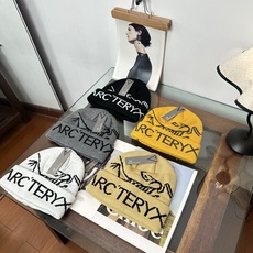 始祖鸟 秋冬新款针织毛线帽,超火爆💖质感一流,出街超好搭配!减龄神器 始祖鸟 秋冬新款针织毛线帽,超火爆💖质感一流,出街超好搭配!减龄神器