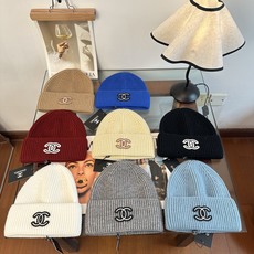 CHANEL香奈儿 秋冬新款针织毛线帽,超火爆💖质感一流,出街超好搭配!减龄神器 CHANEL香奈儿 秋冬新款针织毛线帽,超火爆💖质感一流,出街超好搭配!减龄神器