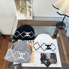 CHANEL香奈儿 秋冬新款针织毛线帽,超火爆💖质感一流,出街超好搭配!减龄神器 CHANEL香奈儿 秋冬新款针织毛线帽,超火爆💖质感一流,出街超好搭配!减龄神器