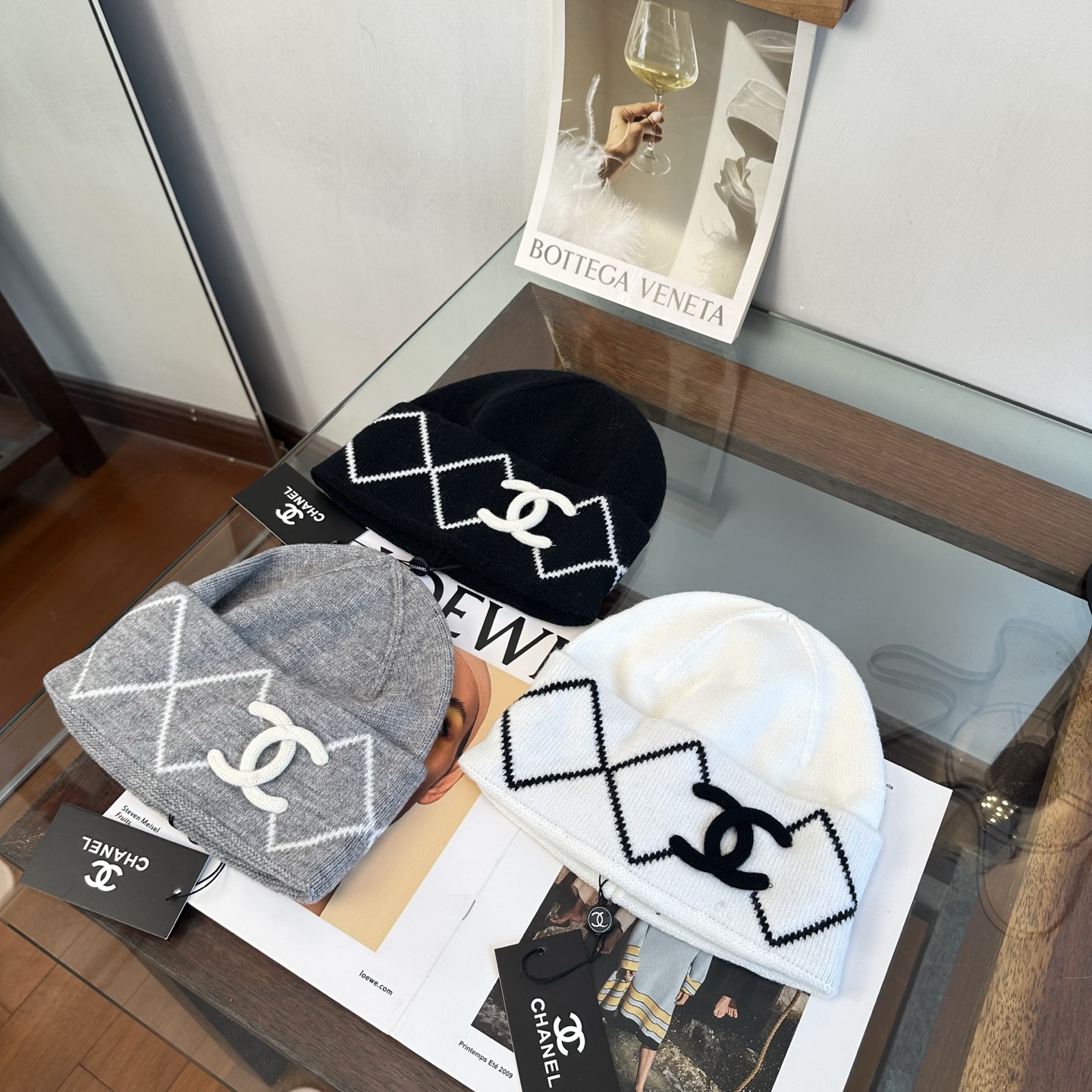 NO:950298,CHANEL Chanel's new autumn and winter knitted woolen hat, super popular and first-class texture, very easy to match when going out!  Age-reducing artifact hat, straw hat, fisherman hat, baseball cap, hat, chanel, chanel, espadrilles, hats19860909CHANEL香奈儿 秋冬新款针织毛线帽,超火爆质感一流,出街超好搭配！减龄神器帽子草帽渔夫帽棒球帽,帽子,chanel,chanel,espadrilles,hats,hat