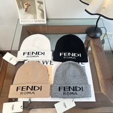 FENDI 芬迪 秋冬新款针织毛线帽,超火爆💖质感一流,出街超好搭配!减龄神器 FENDI 芬迪 秋冬新款针织毛线帽,超火爆💖质感一流,出街超好搭配!减龄神器