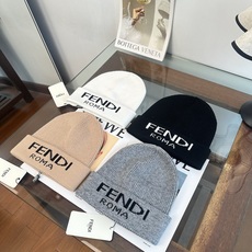 FENDI 芬迪 秋冬新款针织毛线帽,超火爆💖质感一流,出街超好搭配!减龄神器 FENDI 芬迪 秋冬新款针织毛线帽,超火爆💖质感一流,出街超好搭配!减龄神器