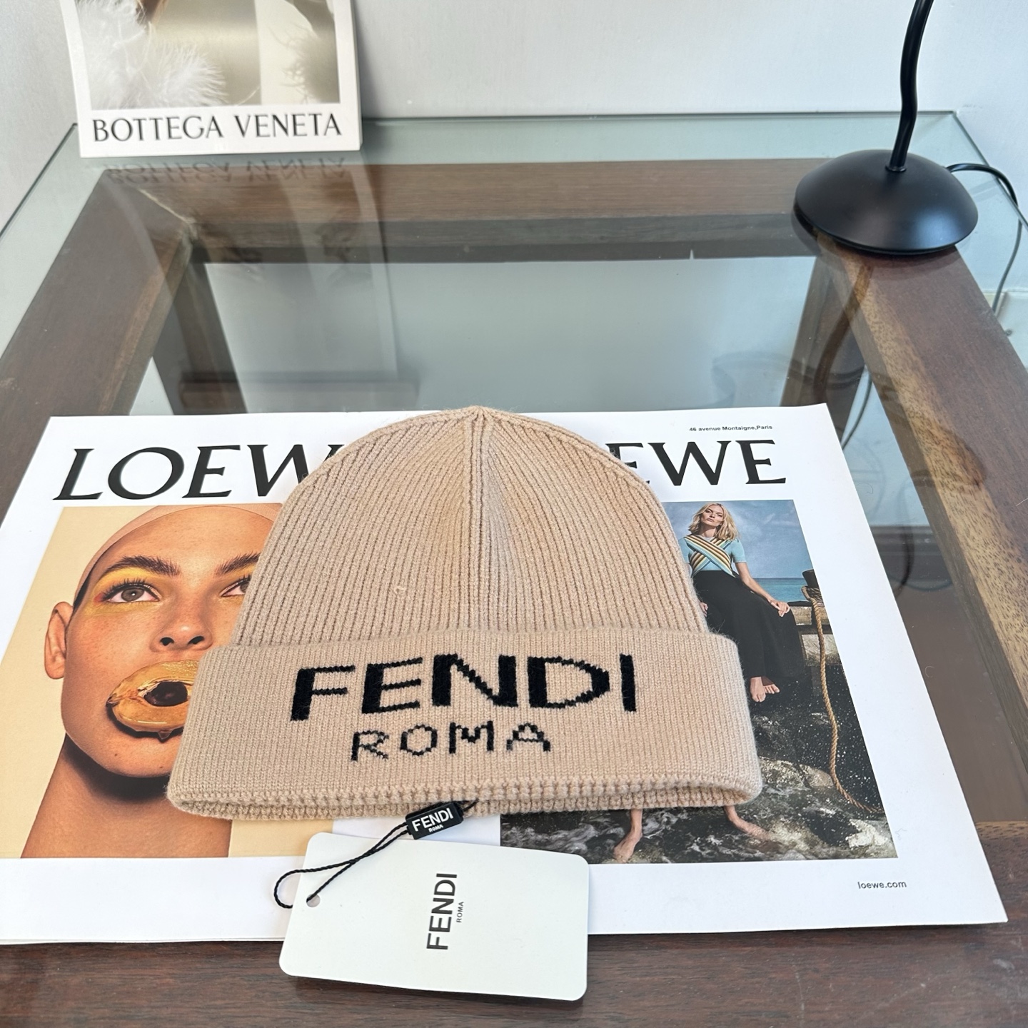 NO:950326,FENDI Fendi's new autumn and winter knitted woolen hat, super popular and first-class texture, very easy to match when going out!  Age-reducing artifact hat, straw hat, fisherman hat, baseball cap, hat, fendi, fendi, espadrilles, hats19860909FENDI 芬迪 秋冬新款针织毛线帽,超火爆质感一流,出街超好搭配！减龄神器帽子草帽渔夫帽棒球帽,帽子,fendi,fendi,espadrilles,hats,hat