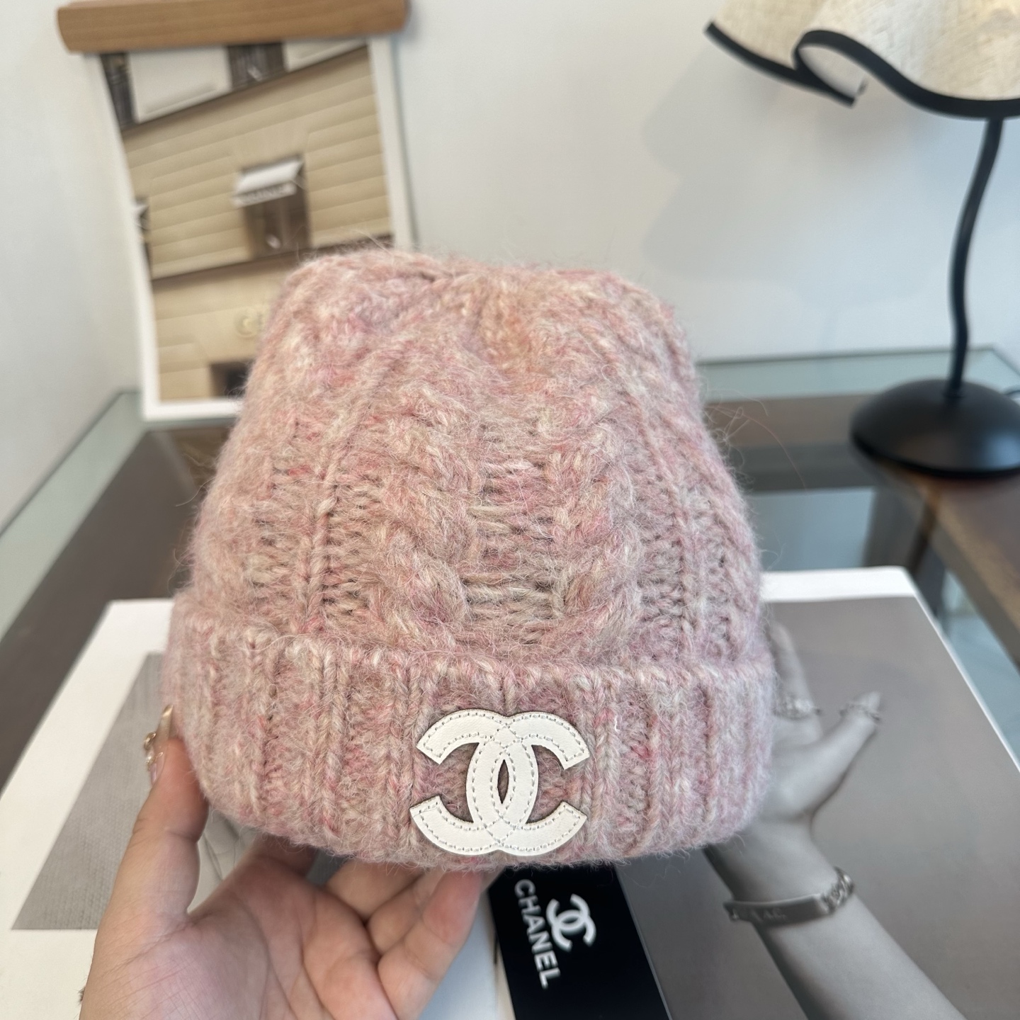 香奈儿  秋冬新款针织毛线帽，超火爆💖质感一流，出街超好搭配！减龄神器