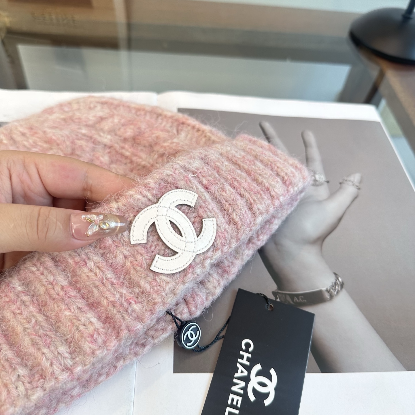 香奈儿  秋冬新款针织毛线帽，超火爆💖质感一流，出街超好搭配！减龄神器