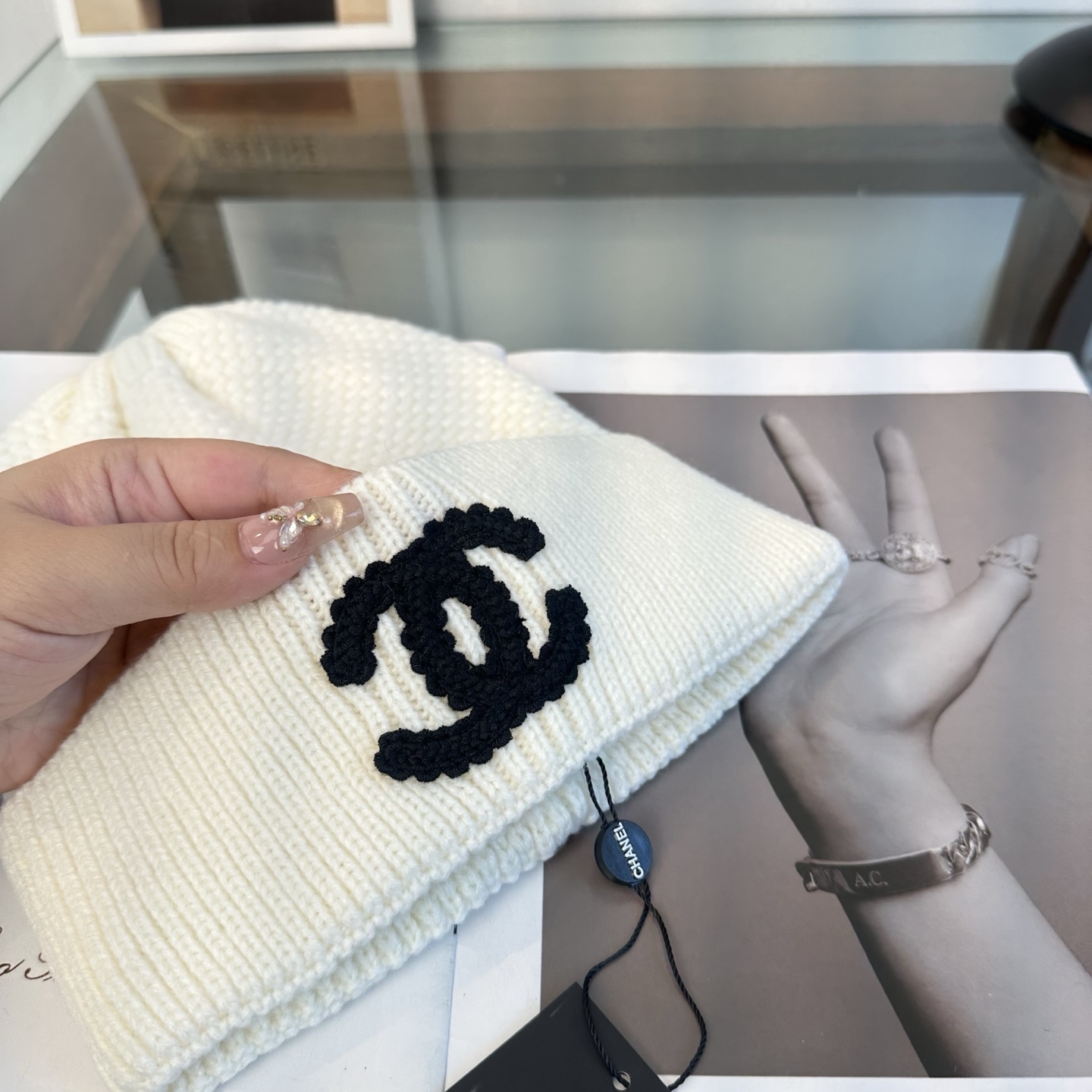 CHANEL香奈儿 👒 秋冬新款针织毛线帽，超火爆💖质感一流，出街超好搭配！减龄神器