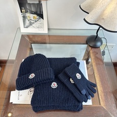 Moncler 蒙口三件套装秋冬款翻边羊毛针织毛线帽 高品质定制!这款必定是极简主义的最爱 干净,利索,时尚百搭,绝对不 Moncler 蒙口三件套装秋冬款翻边羊毛针织毛线帽 高品质定制!这款必定是极简主义的最爱 干净,利索,时尚百搭,绝对不