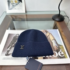 LV 秋冬新款针织毛线帽,超火爆💖质感一流,出街超好搭配!减龄神器 LV 秋冬新款针织毛线帽,超火爆💖质感一流,出街超好搭配!减龄神器