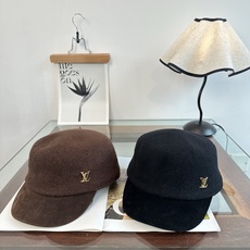 LV 新款毛呢帽女秋冬百搭辣妹个性显脸小 不挑人的帽型 LV 新款毛呢帽女秋冬百搭辣妹个性显脸小 不挑人的帽型