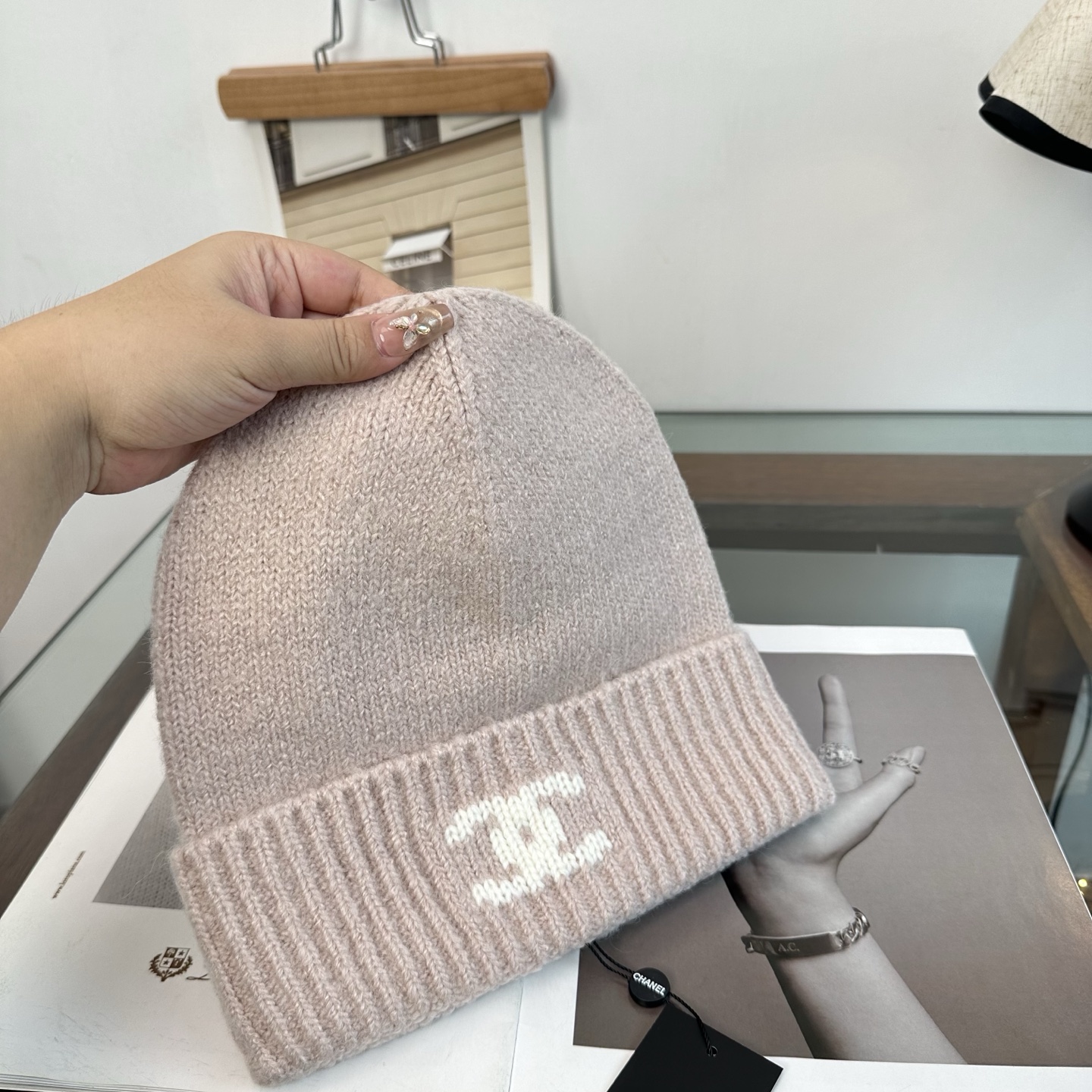 CHANEL香奈儿 👒 秋冬新款针织毛线帽，超火爆💖质感一流，出街超好搭配！减龄神器
