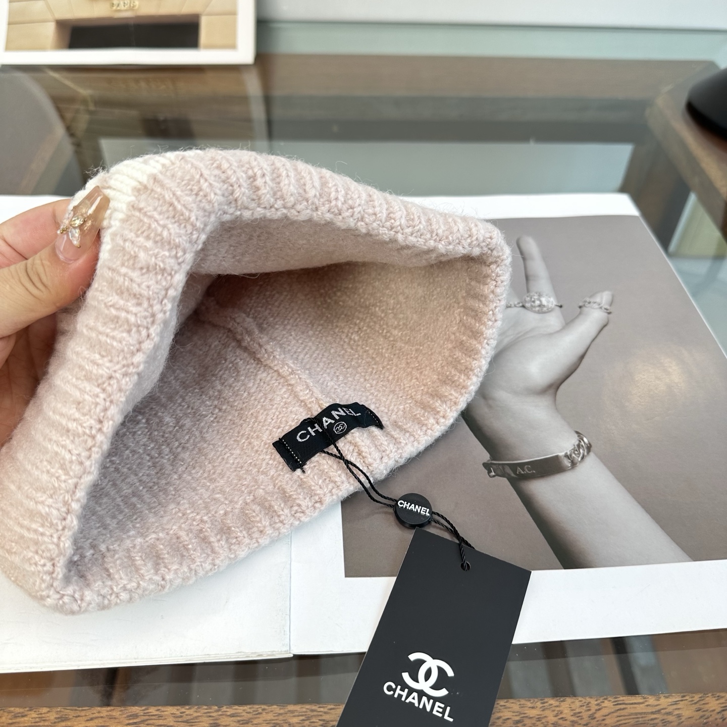 CHANEL香奈儿 👒 秋冬新款针织毛线帽，超火爆💖质感一流，出街超好搭配！减龄神器