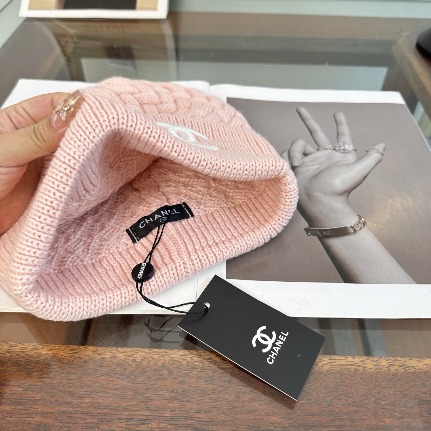 CHANEL香奈儿 👒 秋冬新款针织毛线帽，超火爆💖质感一流，出街超好搭配！减龄神器