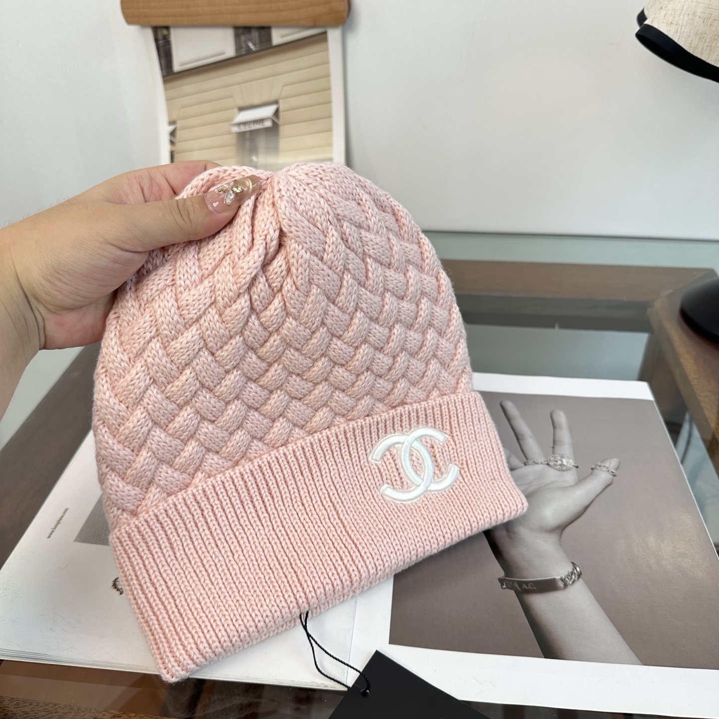 CHANEL香奈儿 👒 秋冬新款针织毛线帽，超火爆💖质感一流，出街超好搭配！减龄神器