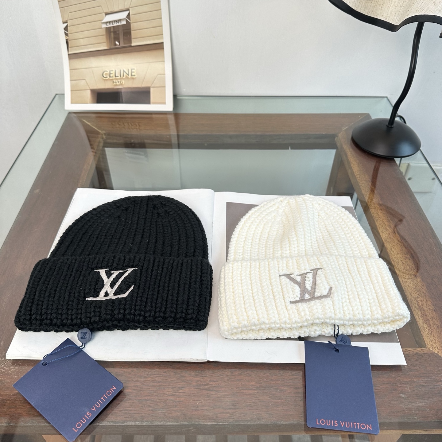 LV👒 秋冬新款针织毛线帽，超火爆💖质感一流，出街超好搭配！减龄神器