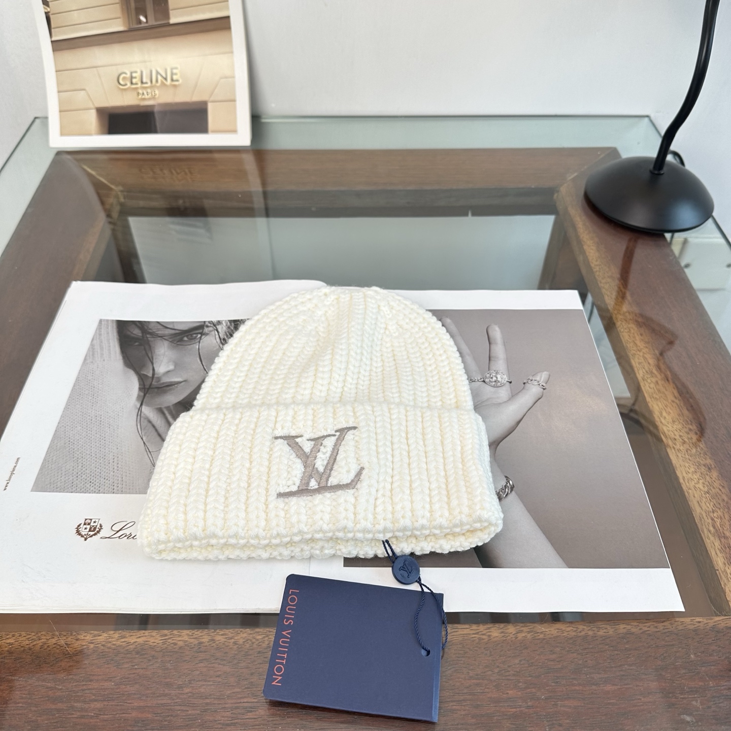 LV👒 秋冬新款针织毛线帽，超火爆💖质感一流，出街超好搭配！减龄神器