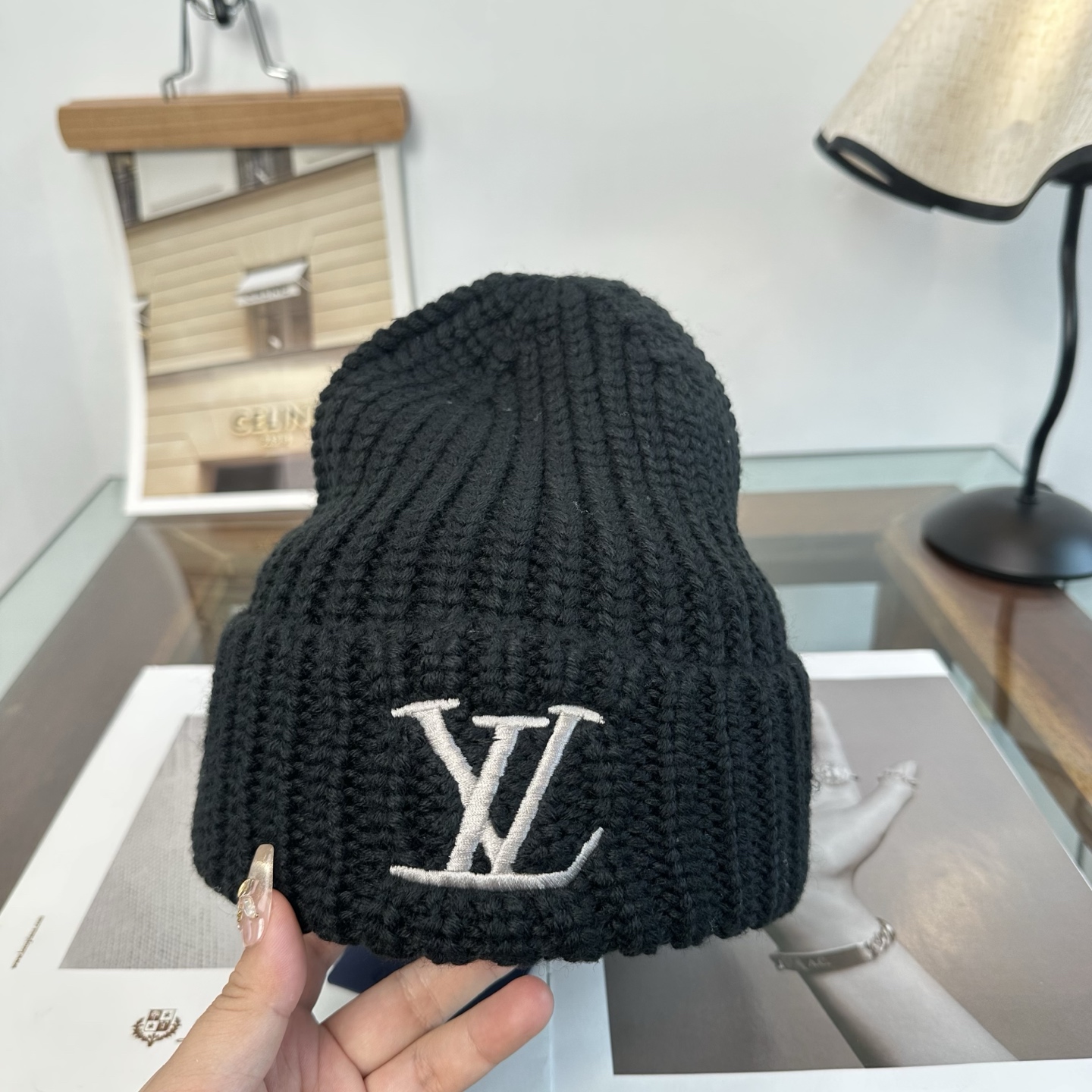 LV👒 秋冬新款针织毛线帽，超火爆💖质感一流，出街超好搭配！减龄神器