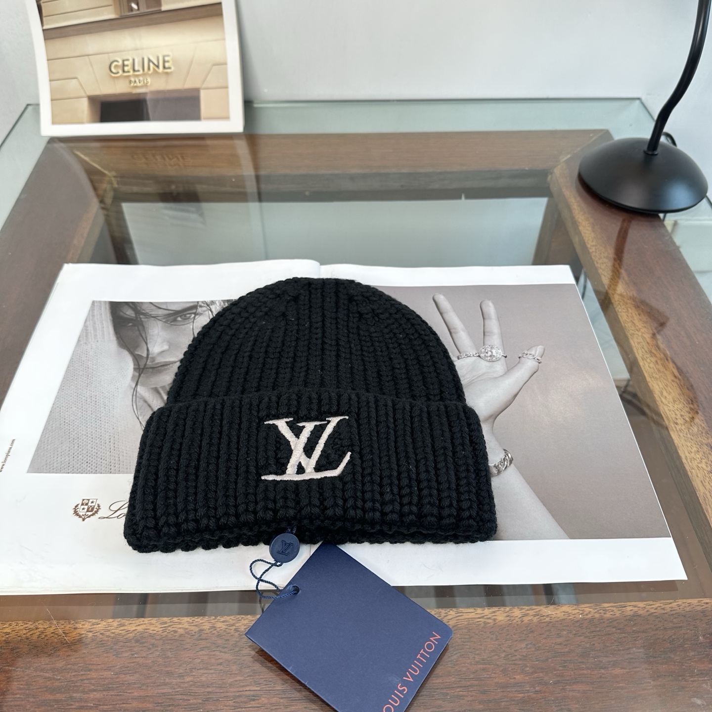 LV👒 秋冬新款针织毛线帽，超火爆💖质感一流，出街超好搭配！减龄神器