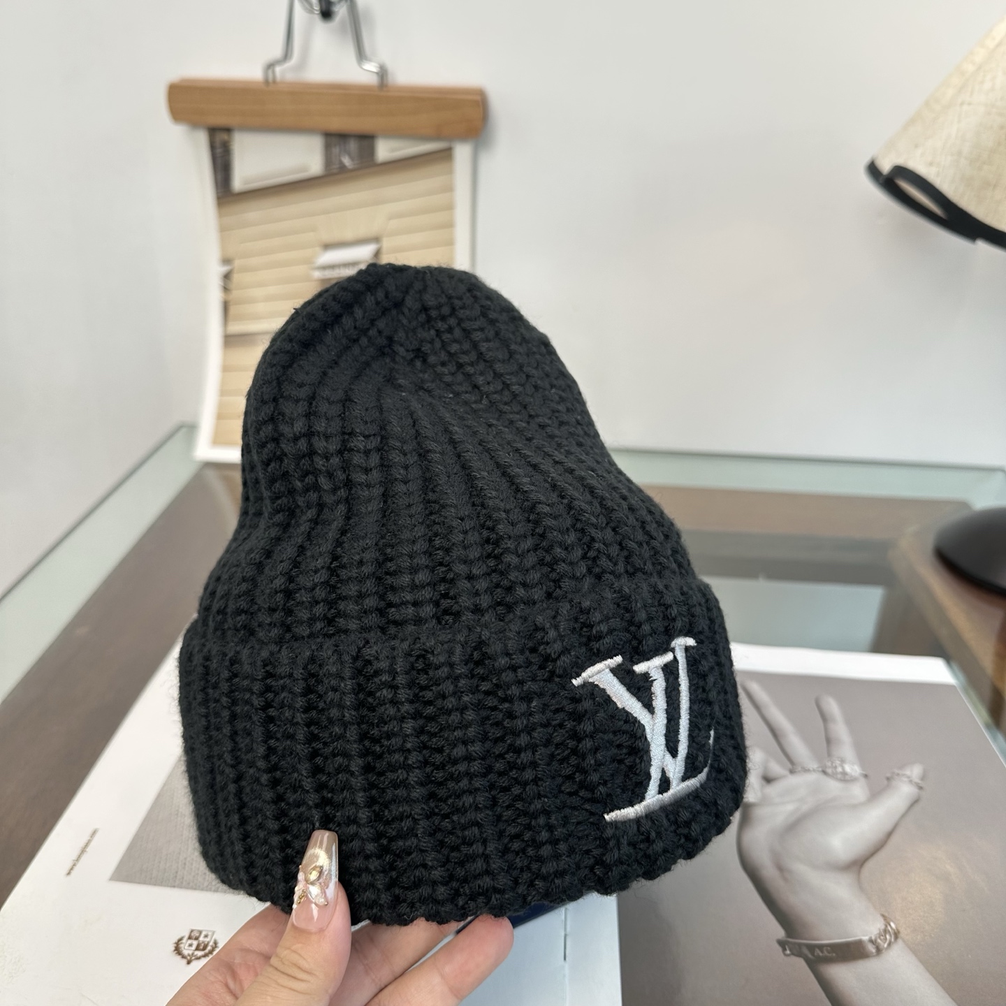 LV👒 秋冬新款针织毛线帽，超火爆💖质感一流，出街超好搭配！减龄神器