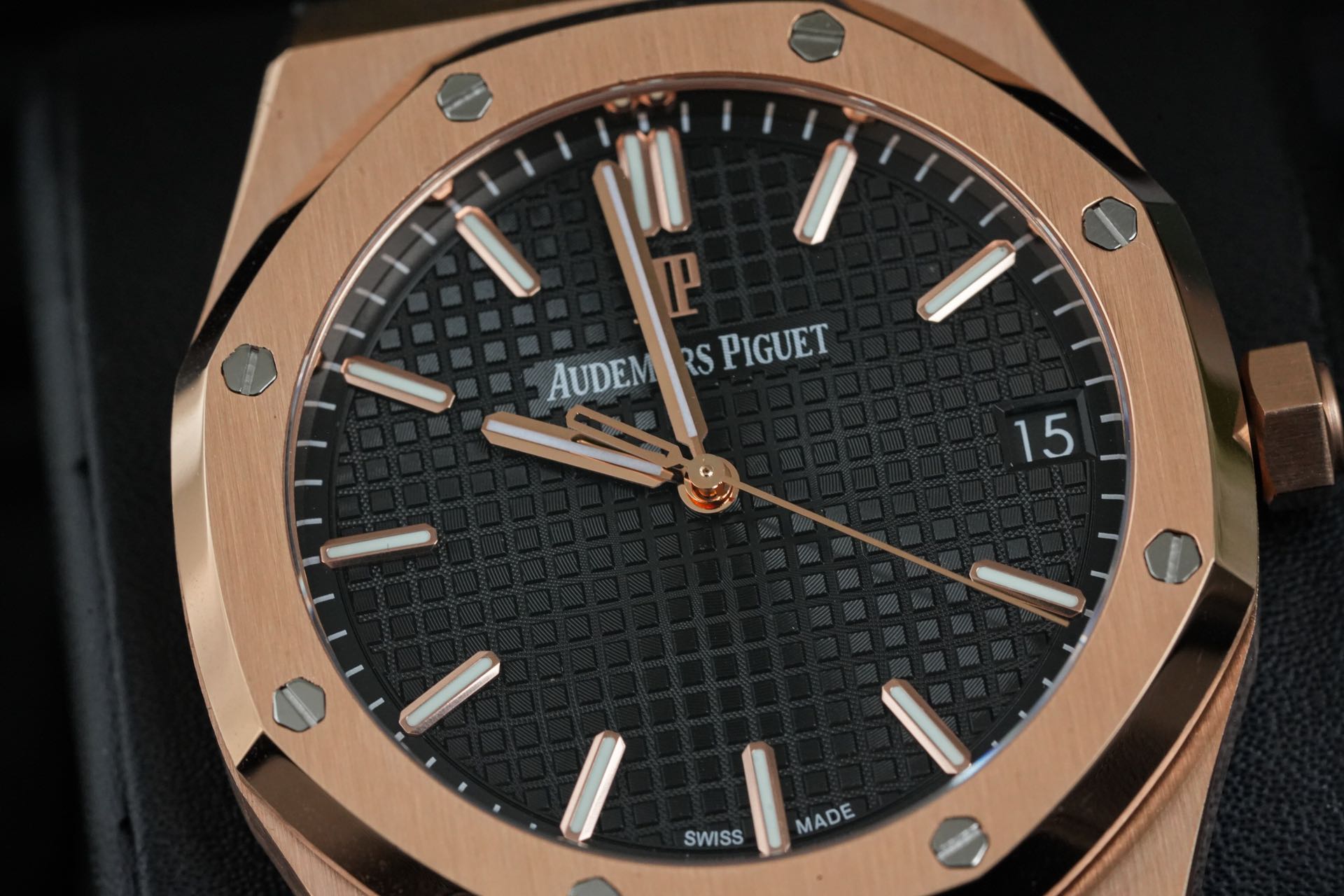 NO:393357,Zoom in details,19860909细节放大,,Watch