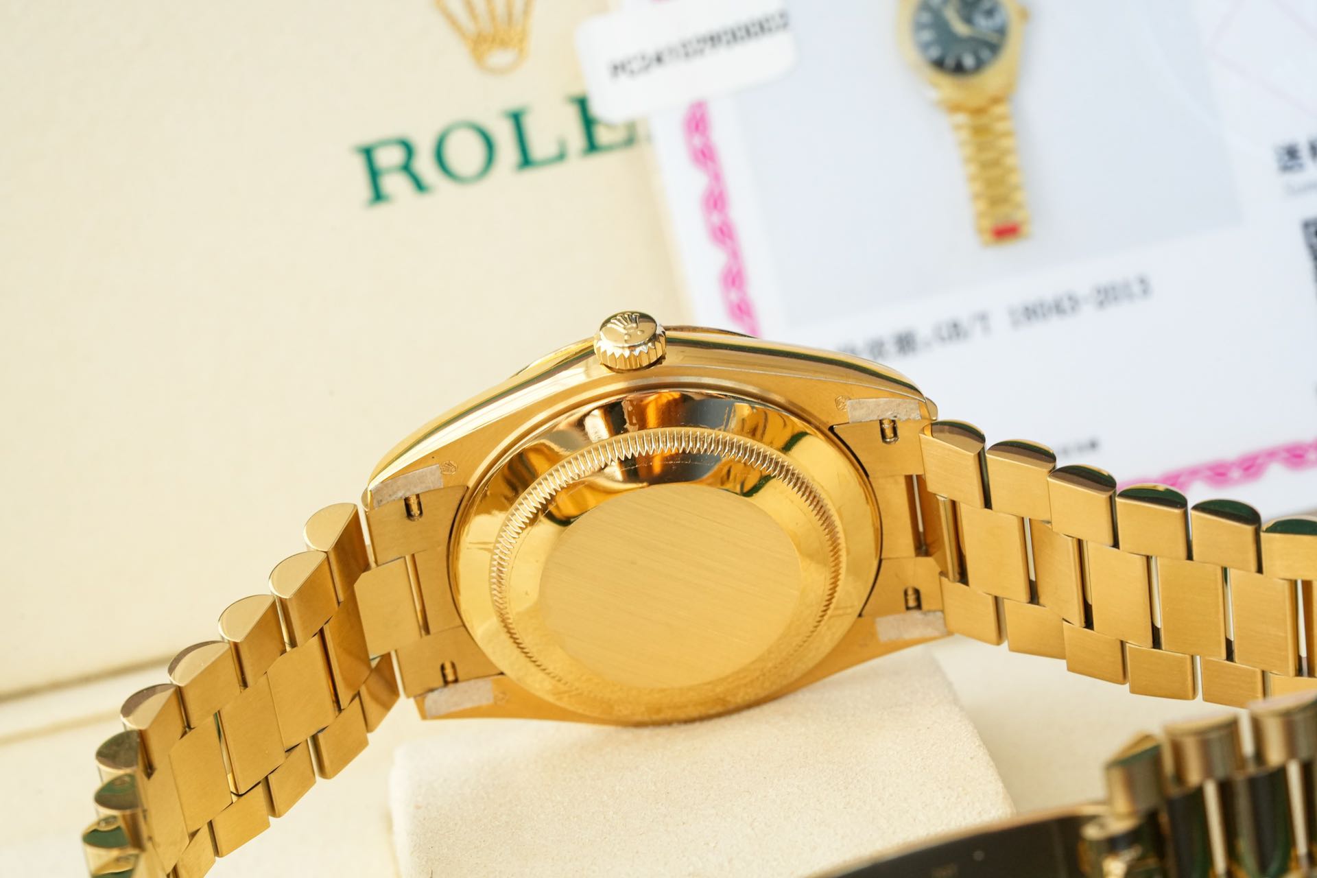 NO:393428,The 904L stainless steel case material uses all the original accessories imported from Germany, and all accessories are exchanged with the original accessories one-to-one, including the case, ring port, bottom cover, inner cover, ears, strap, and buckle. The difference between 316 and 904L steel is reflected here. If the 316 is less durable, it will be easy to scratch!  No one wants to use a watch a few times without adults; the reason for scratching is that the size data is wrong, and the fine product of watches is a slight difference of a thousand miles, and the size processing of microns is impossible to achieve.19860909904L精钢表壳材质,采用德国进口数控扫描原装的所有配件,一比一实现所有配件跟原版配件互换,其中包含表壳、圈口、底盖、内罩、生耳、表带、表扣.316和904L钢的区别这里就体现了,316少了耐用度很容易就刮花！没有谁希望用几次手表就不成人样；导致刮花原因还有就是尺寸数据不对,手表这种精细产物差之毫厘缪以千里,微米级的尺寸处理；是通货做不到的,,Watch