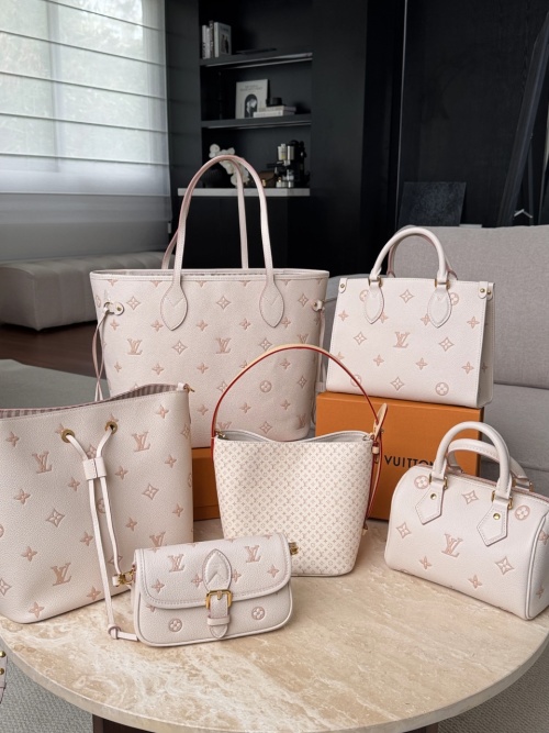 Louis Vuitton Pastel Pink Monogram Collection, Classic Style with a Sweet Twist 1 Louis Vuitton Pastel Pink Monogram Collection, Classic Style with a Sweet Twist