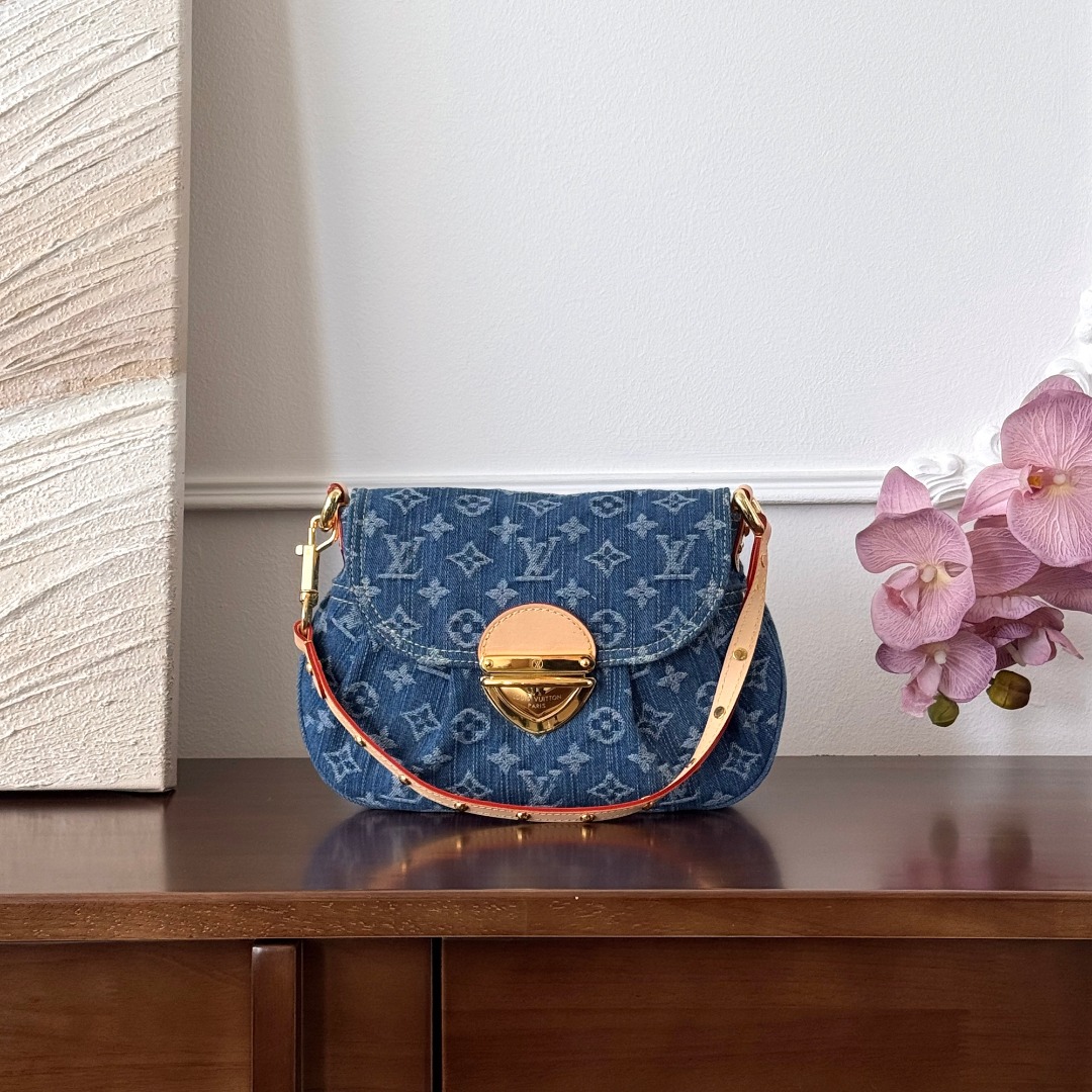 Louis Vuitton -
M46829
18x3x27cm