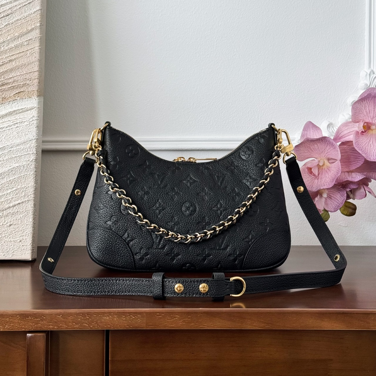 Louis Vuitton -
M12930
16x9.5x29cm