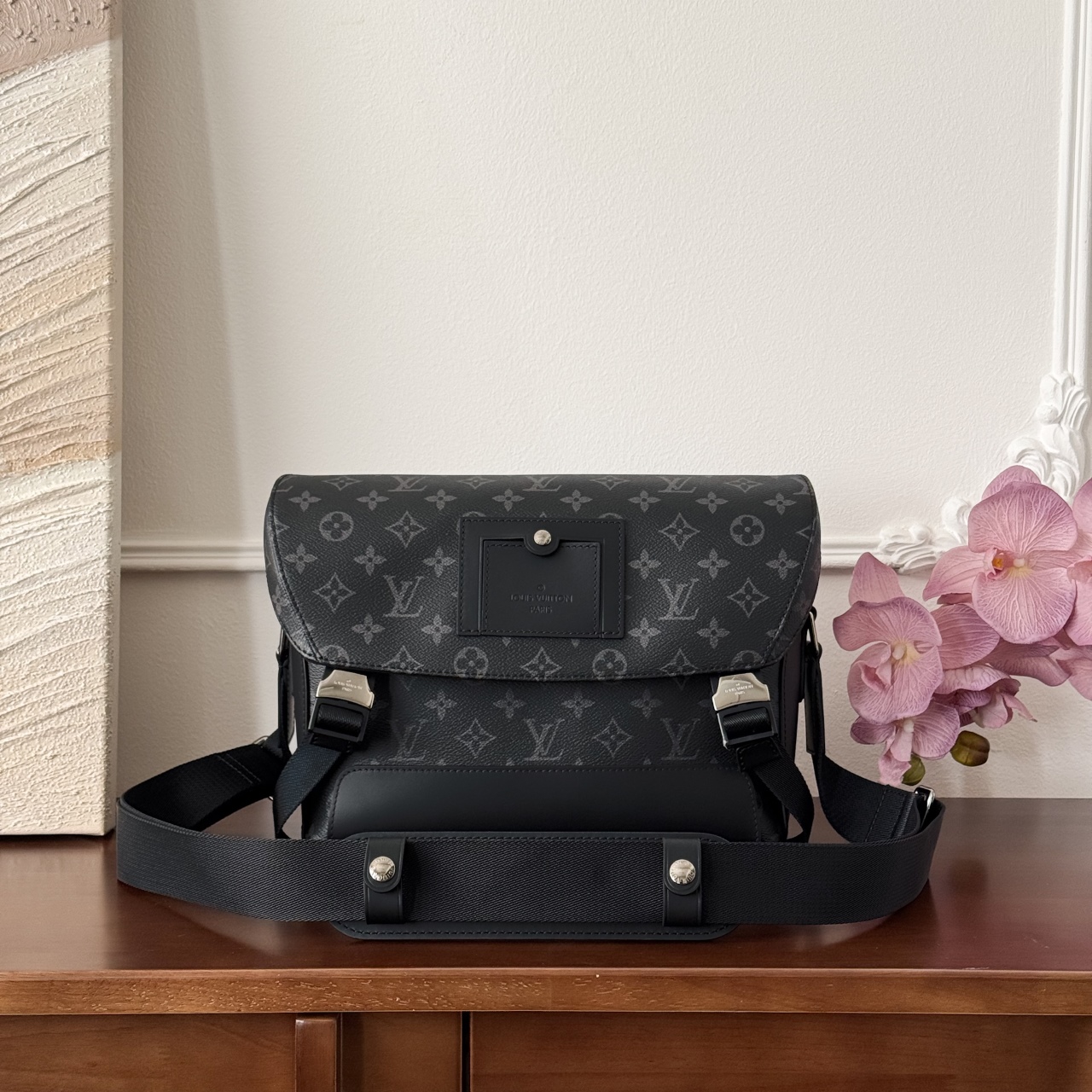 Louis Vuitton -
M40511
22.5x11x33cm