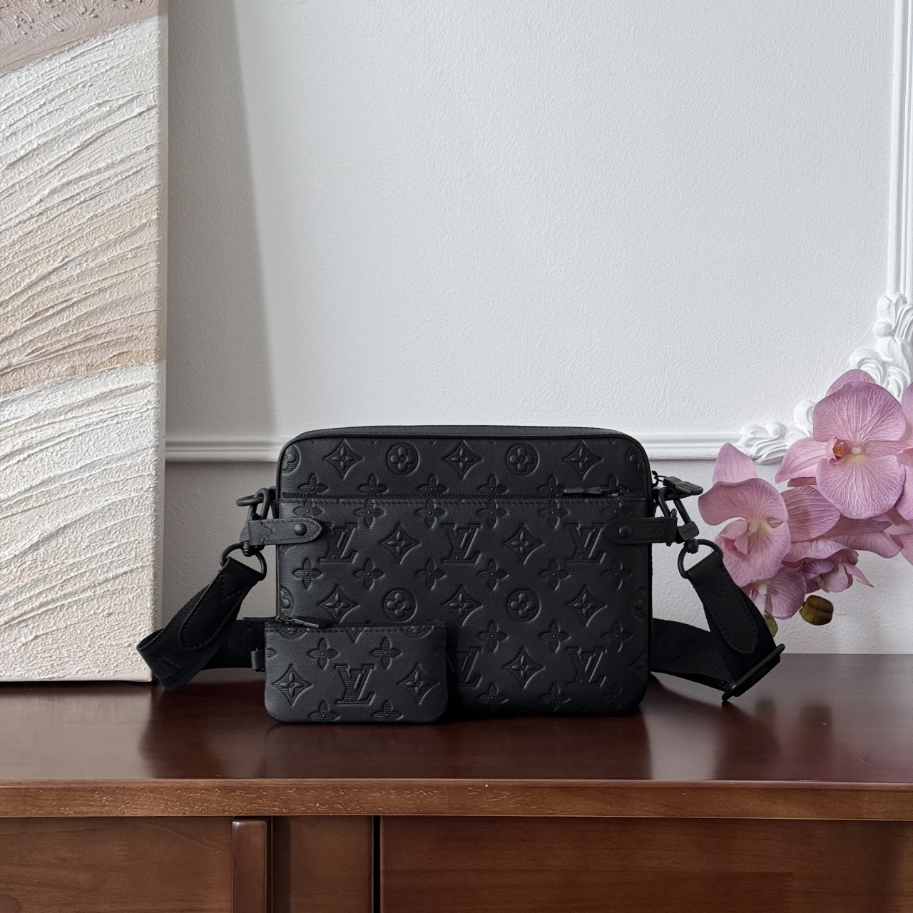 Louis Vuitton -
M46602
25x18.5x7cm