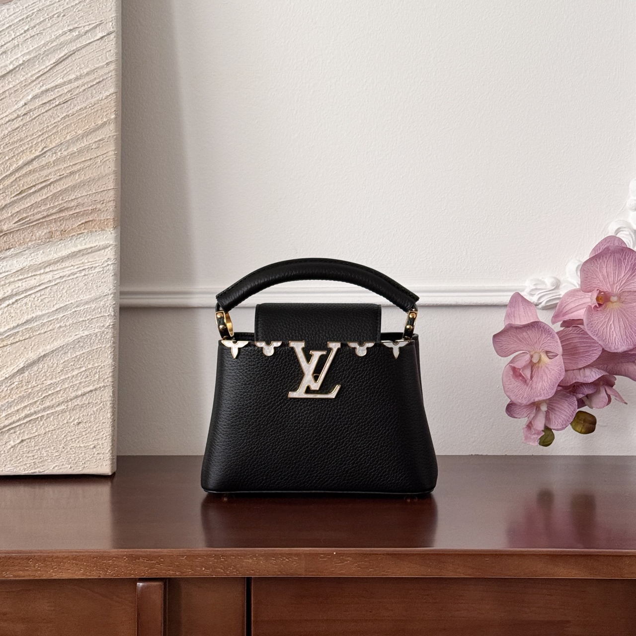 Louis Vuitton CAPUCINES 。。