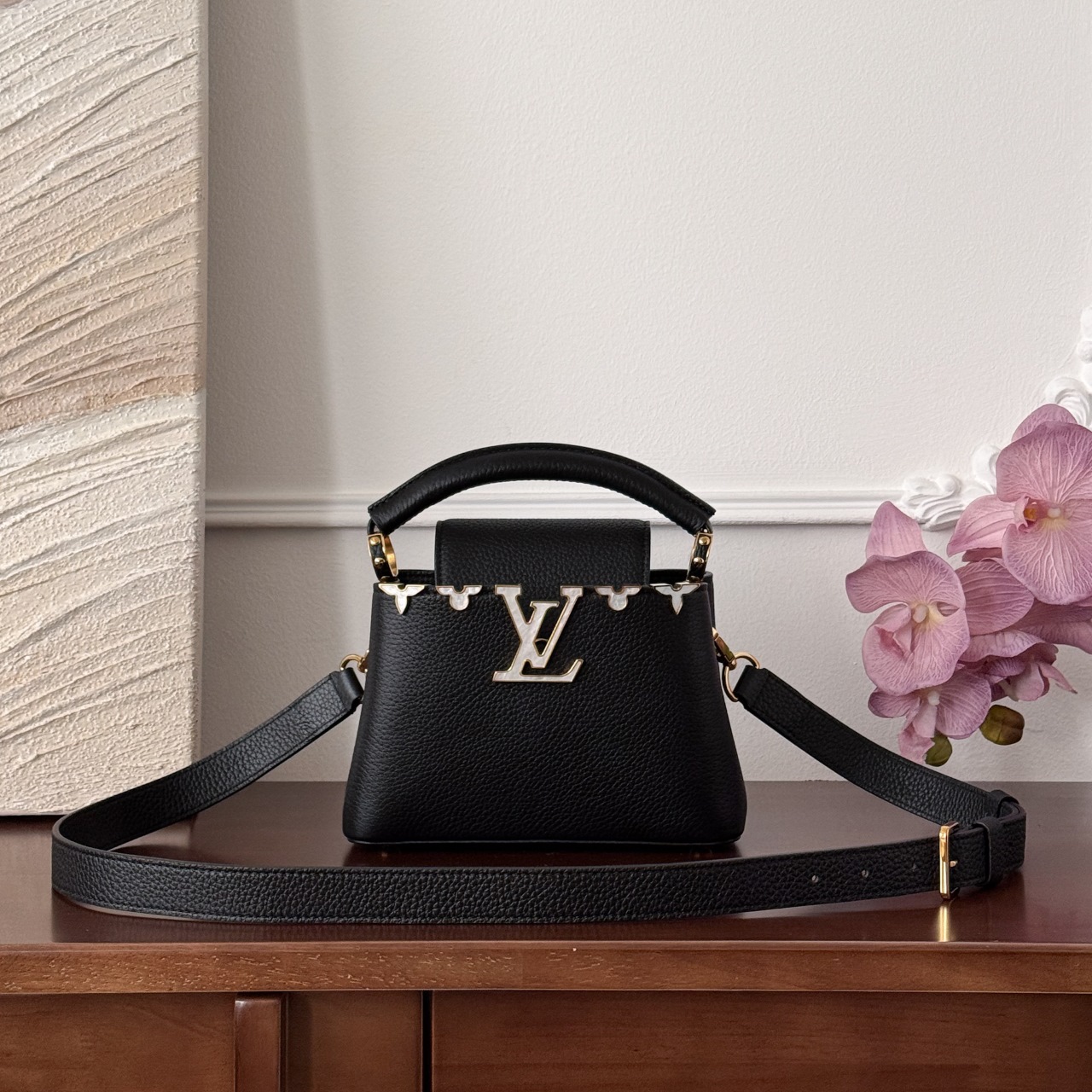 Louis Vuitton Capucines-
M11342
13.6x8x21cm