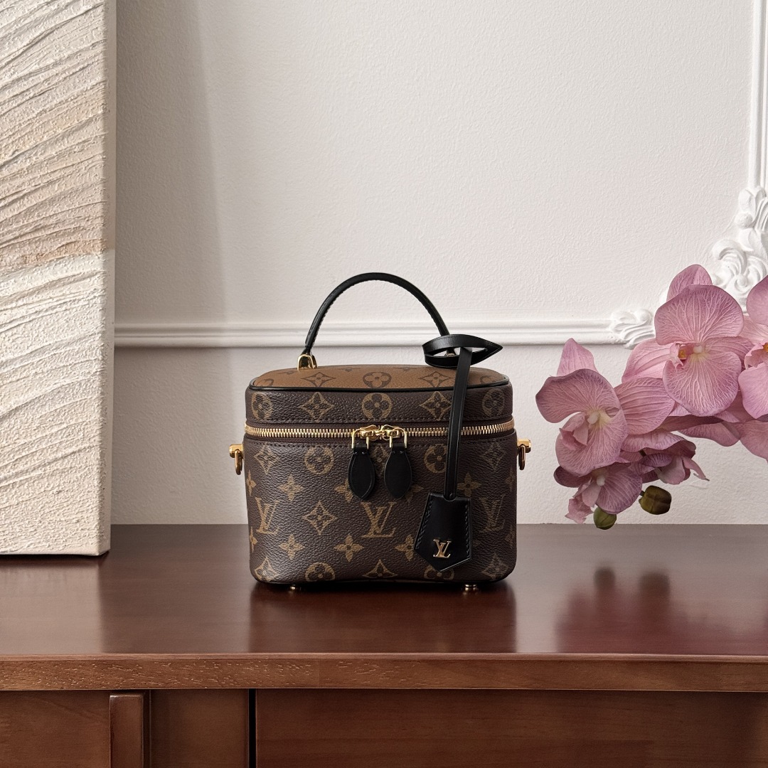 루이비통 포쉐트 도핀 모노그램 리버스 M45165 가방 Louis Vuitton
