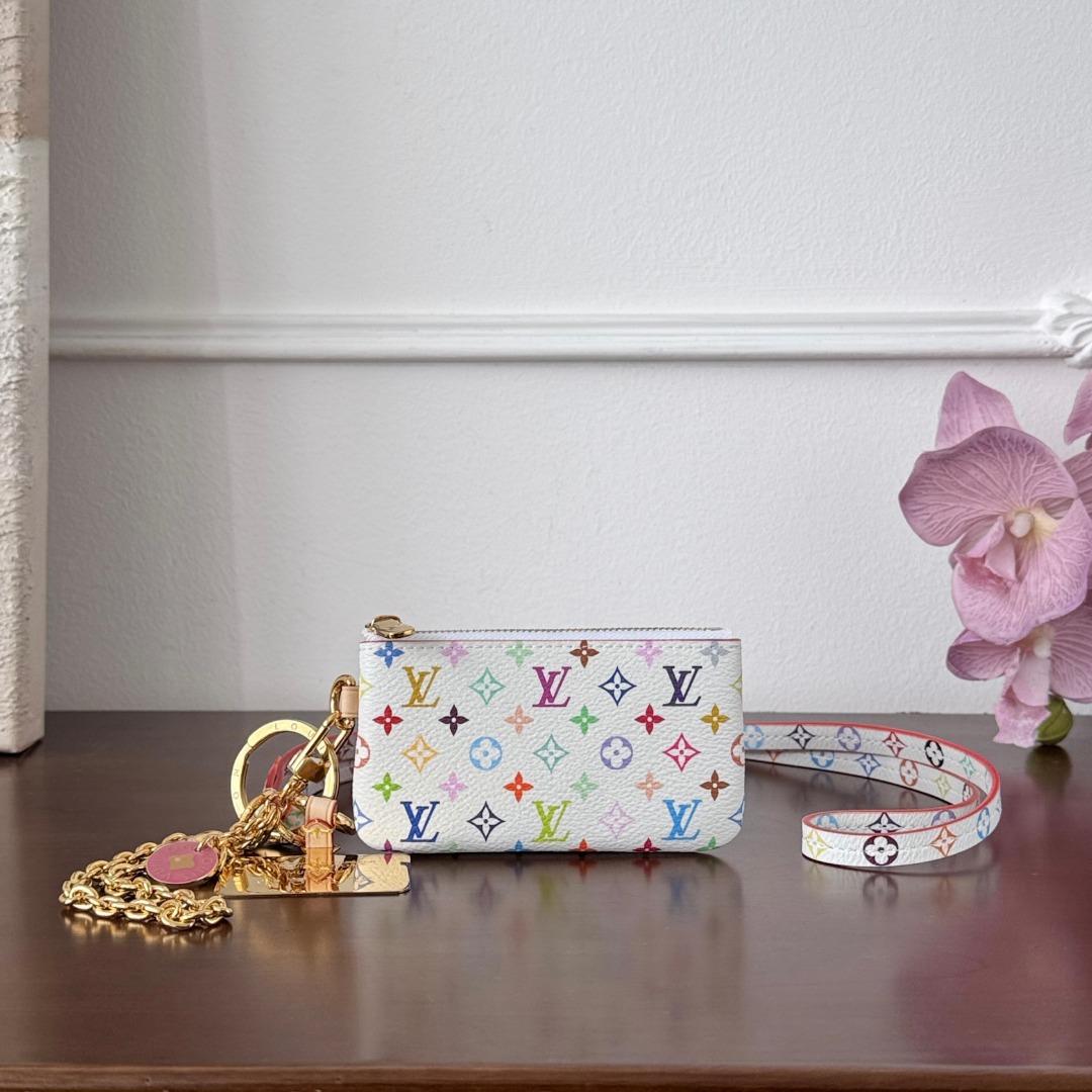 Louis Vuitton &
M14099
6.5x1x12cm