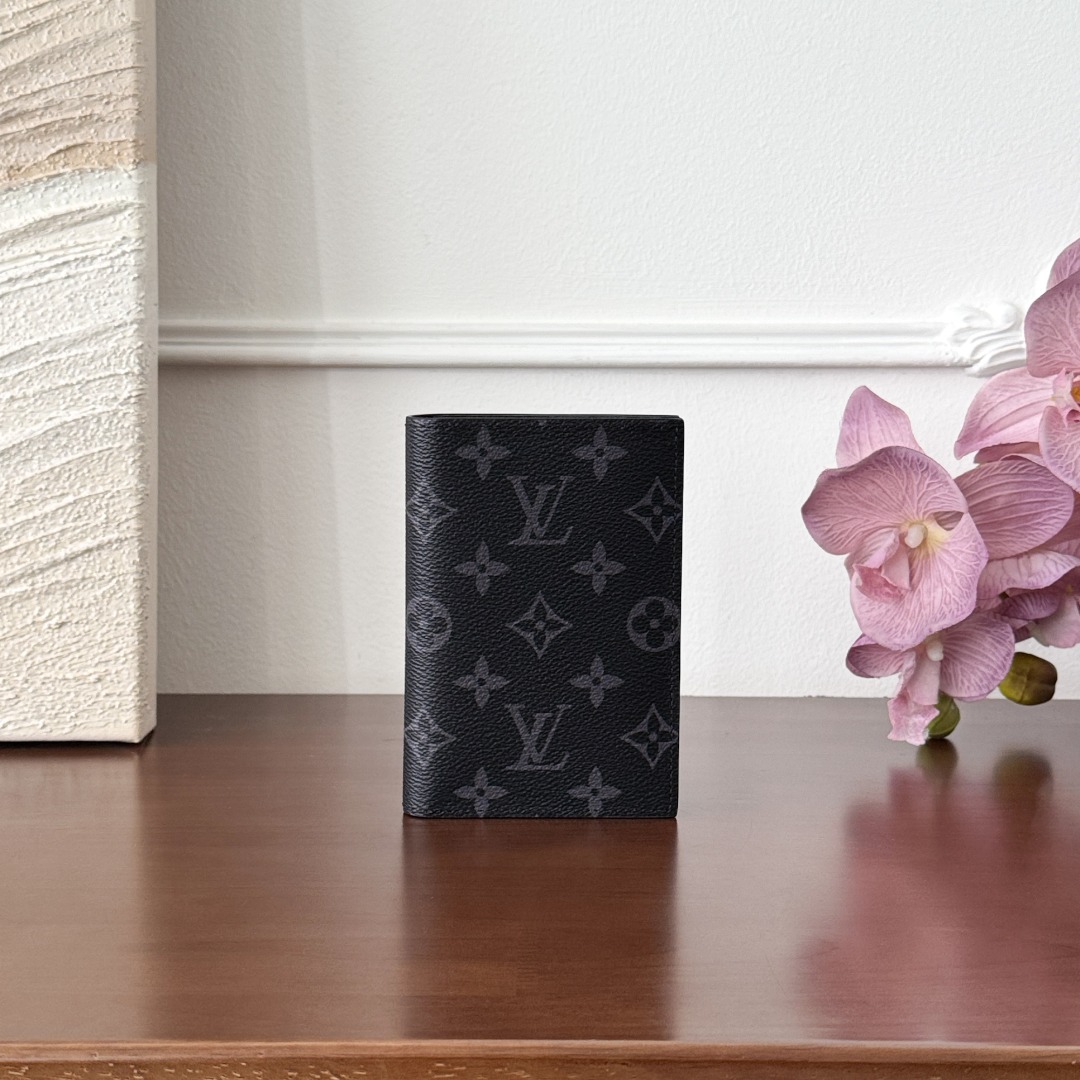 Louis Vuitton -
M64501
10x14x2.5cm