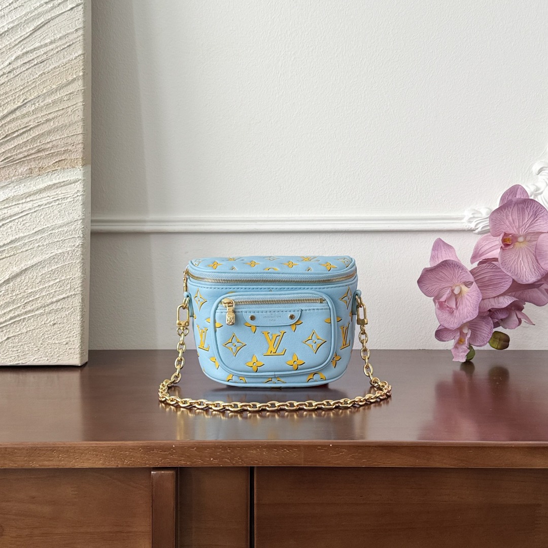 Louis Vuitton -
M83694
18x7x12cm