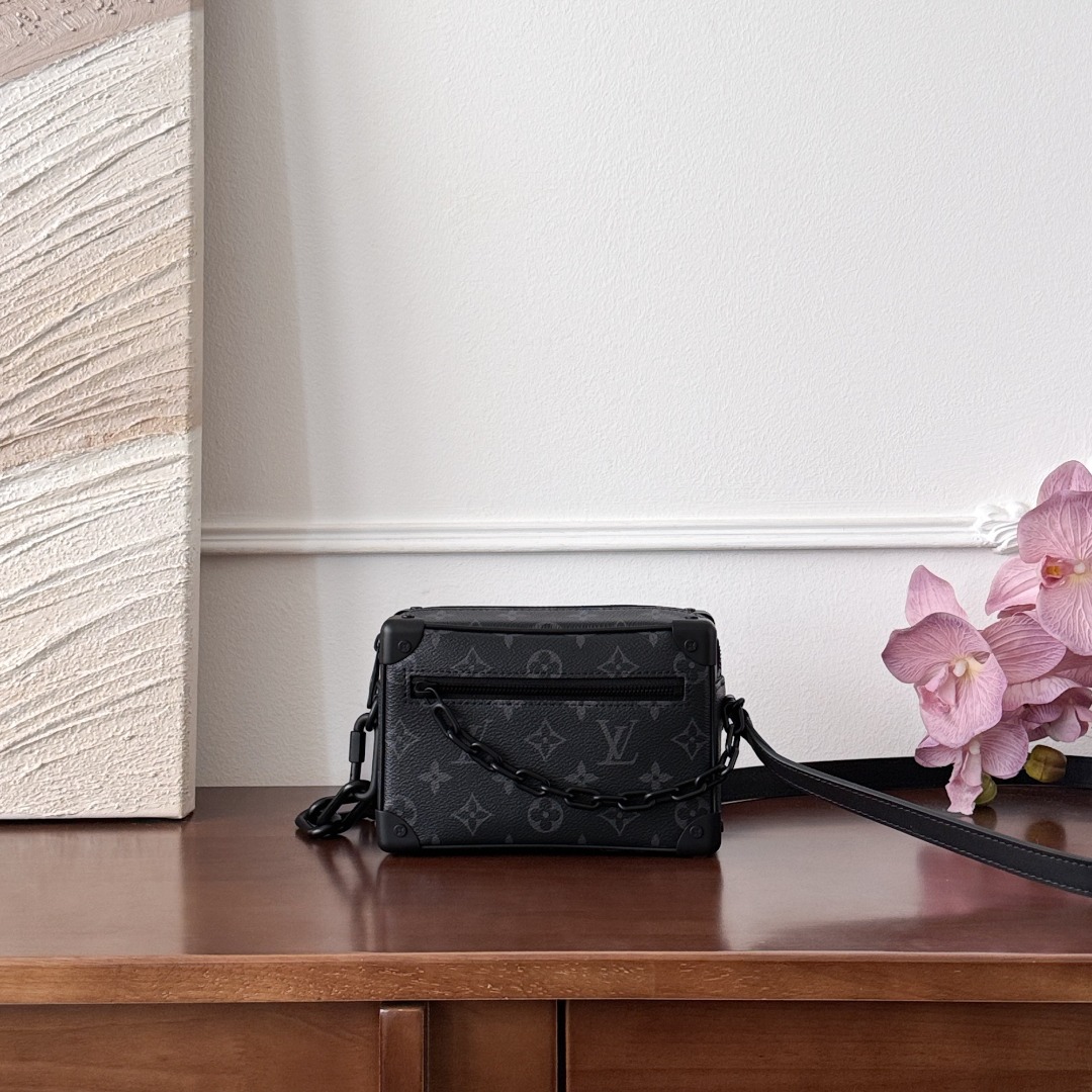 Louis Vuitton M44735
18.5×13×8cm