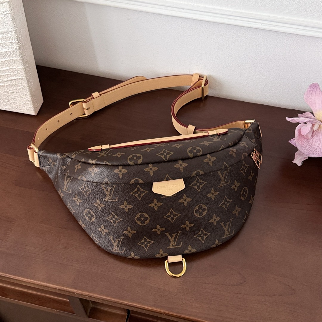 Louis Vuitton -
M43644
37x14x13cm